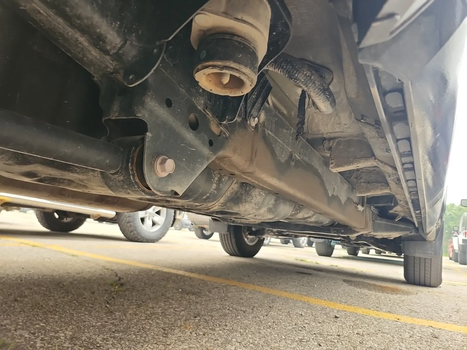 Undercarriage - Passenger Photo