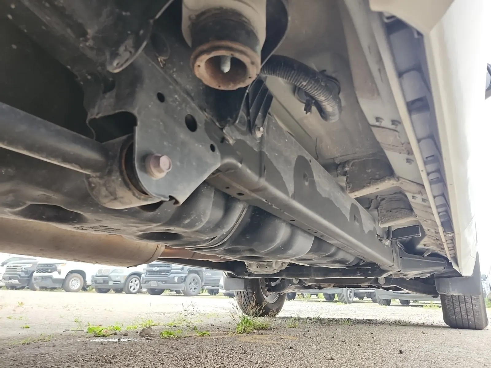 Undercarriage - Passenger Photo
