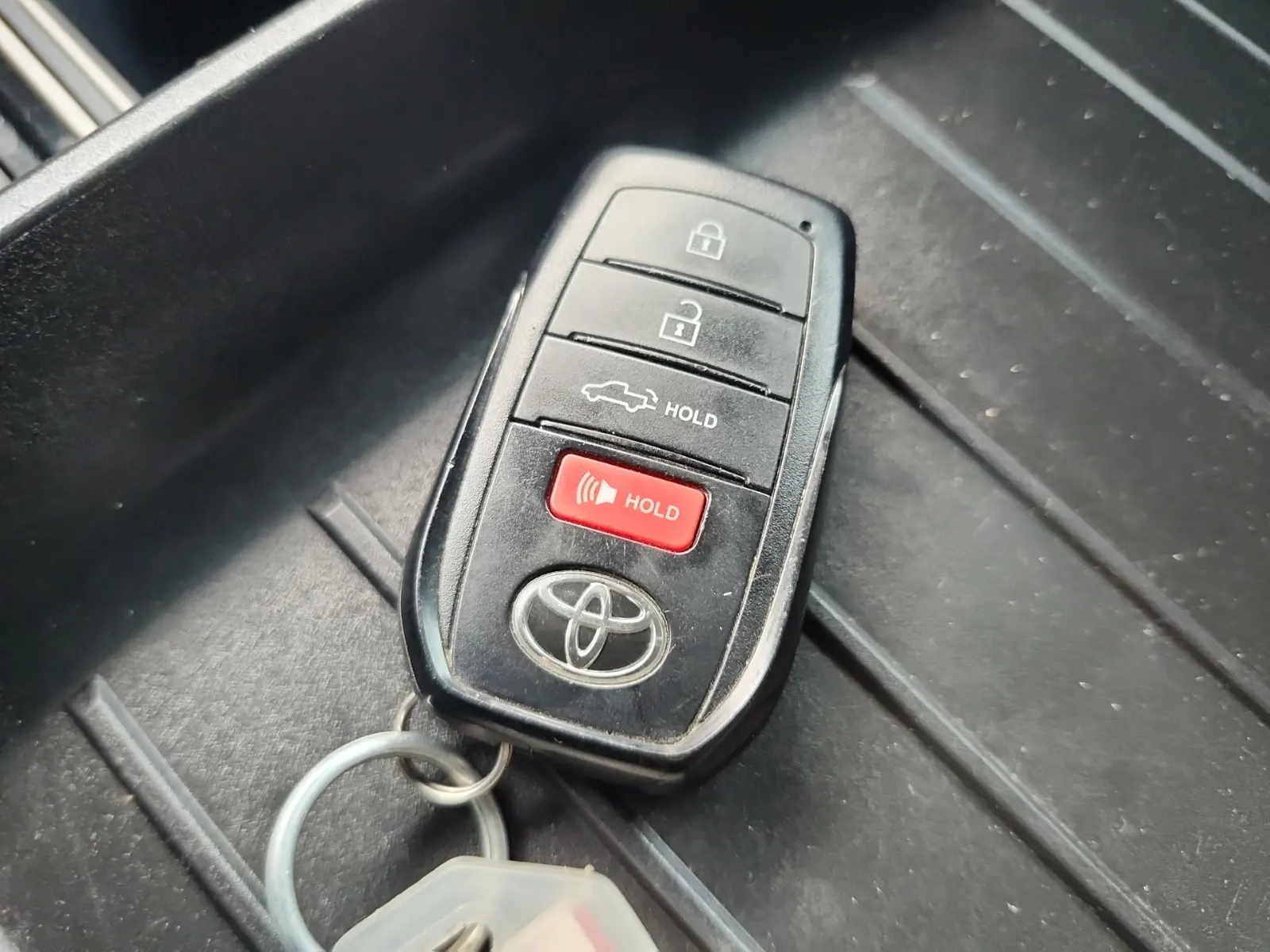 Keys/Fobs/Manual Photo