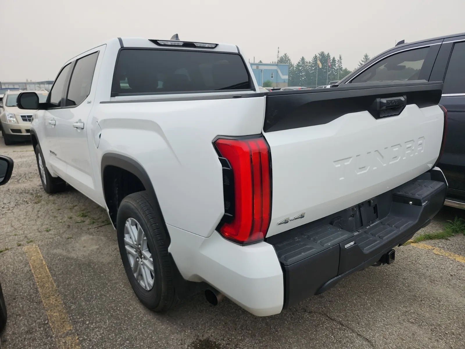 Driver Rear 3/4 Photo