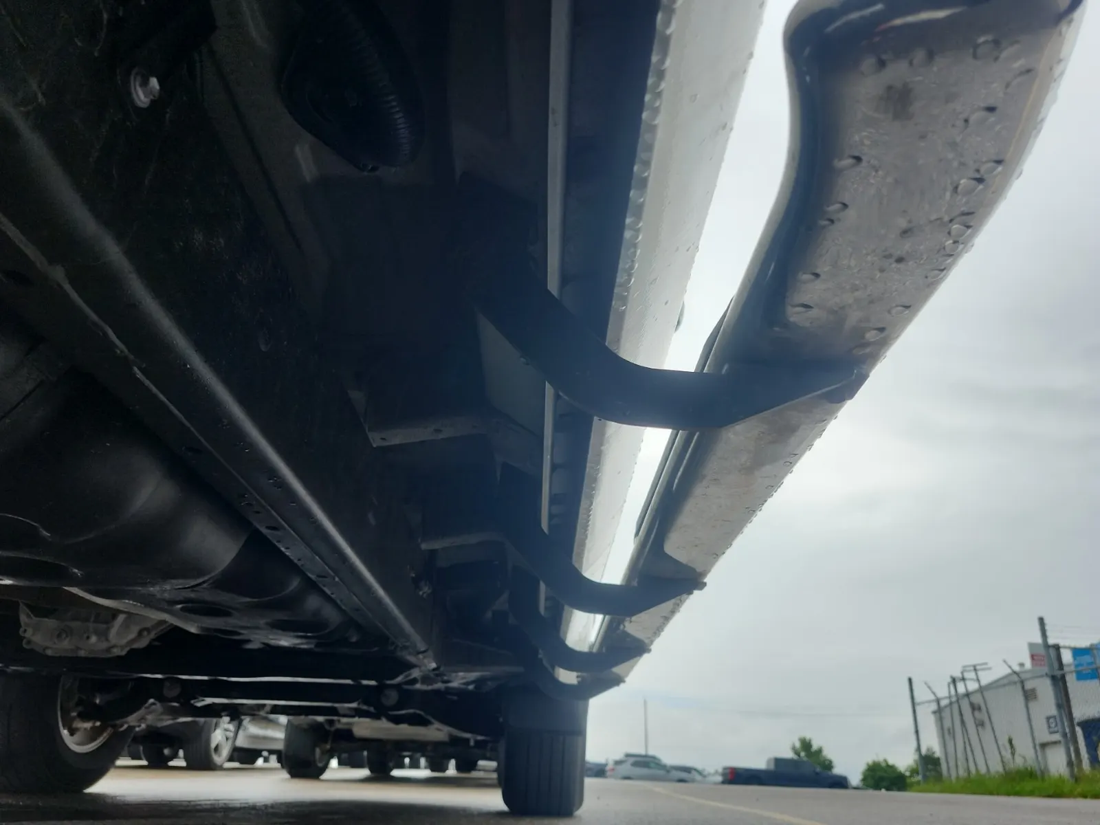 Undercarriage - Passenger Photo