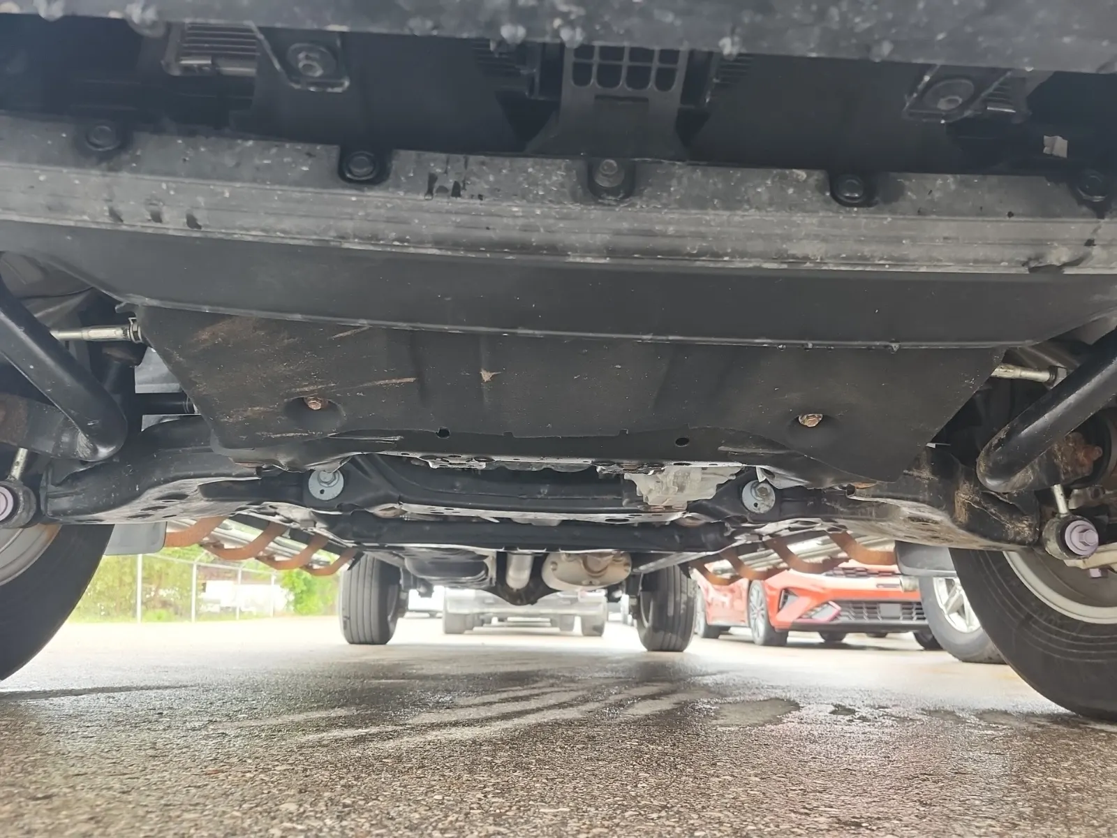 Undercarriage - Front Photo
