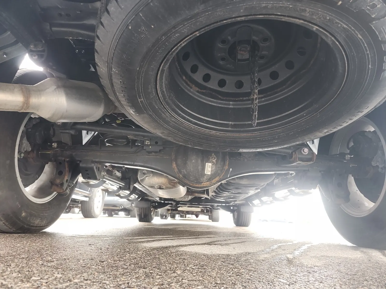 Undercarriage - Rear Photo