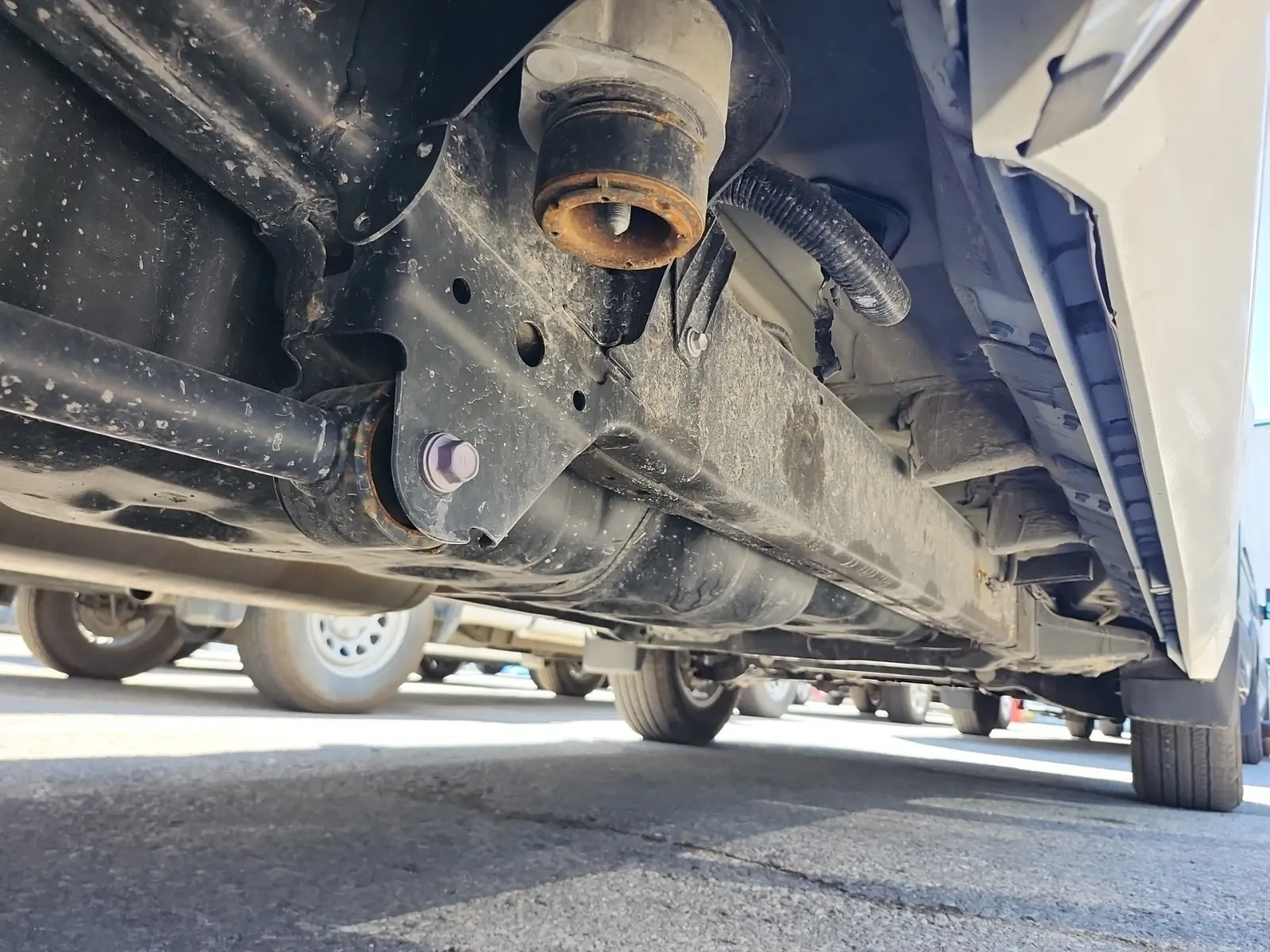 Undercarriage - Passenger Photo