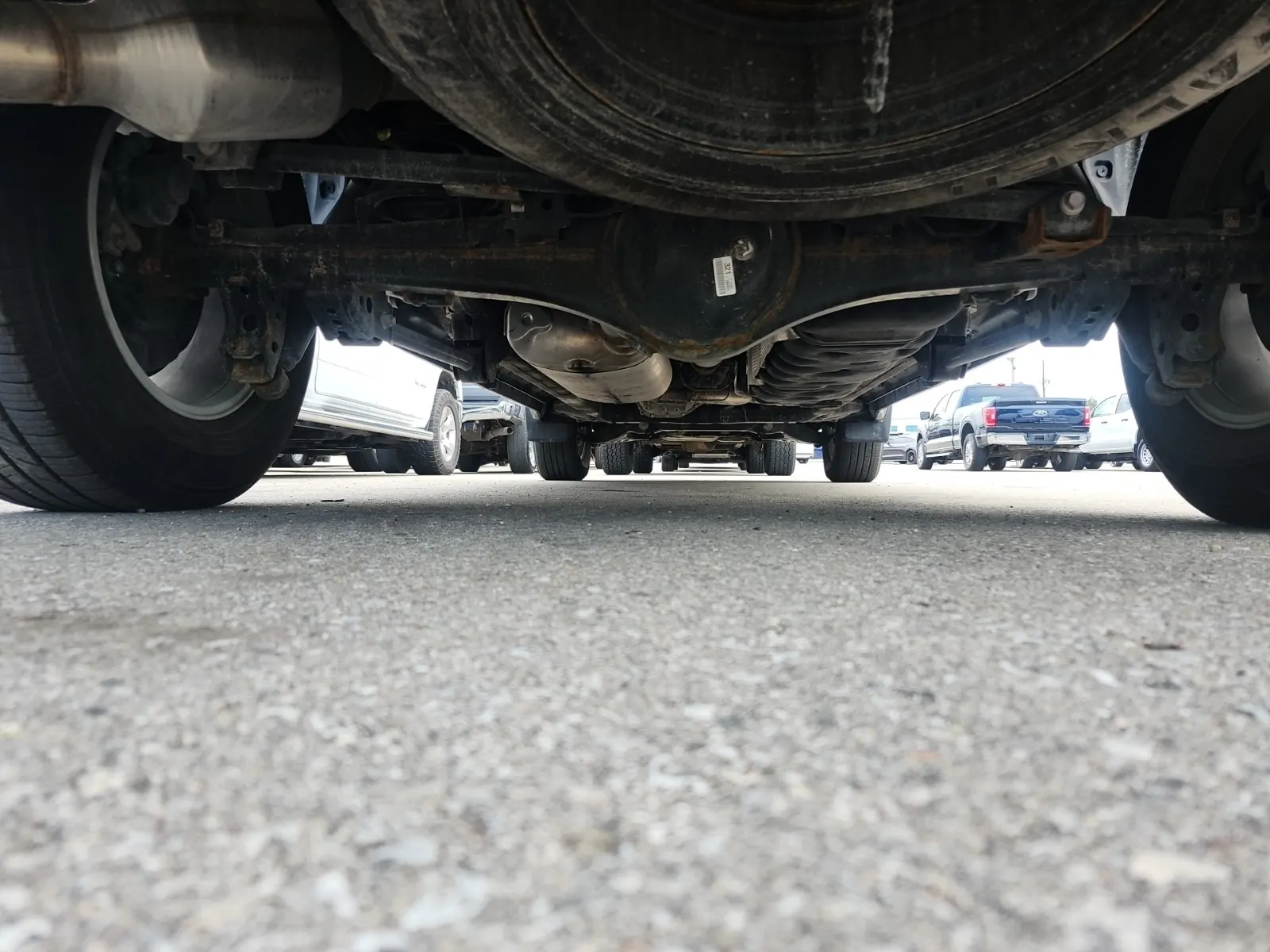 Undercarriage - Rear Photo