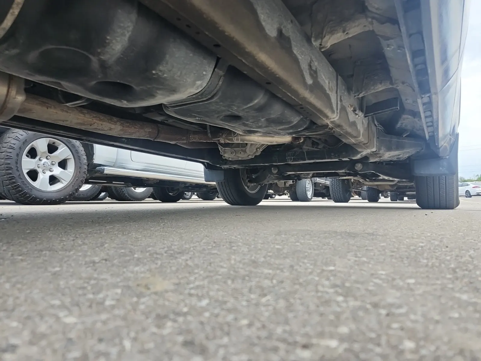 Undercarriage - Passenger Photo