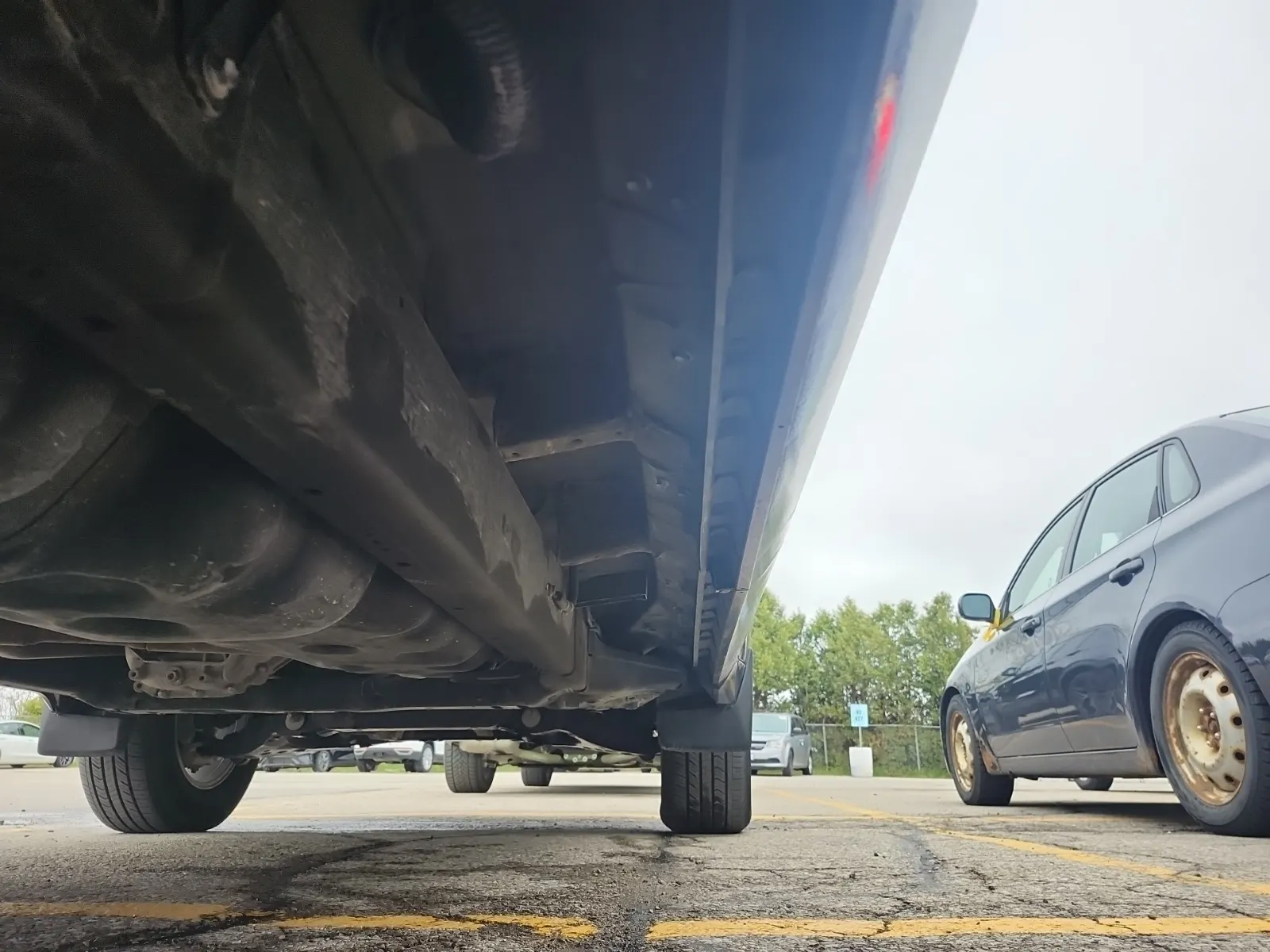 Undercarriage - Passenger Photo