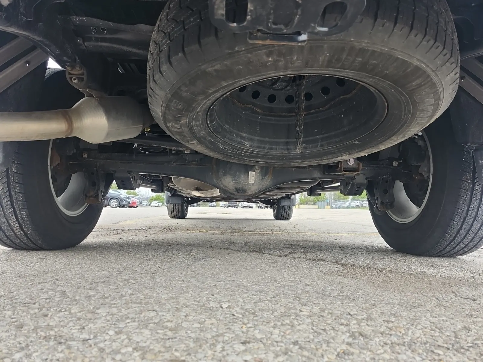Undercarriage - Rear Photo
