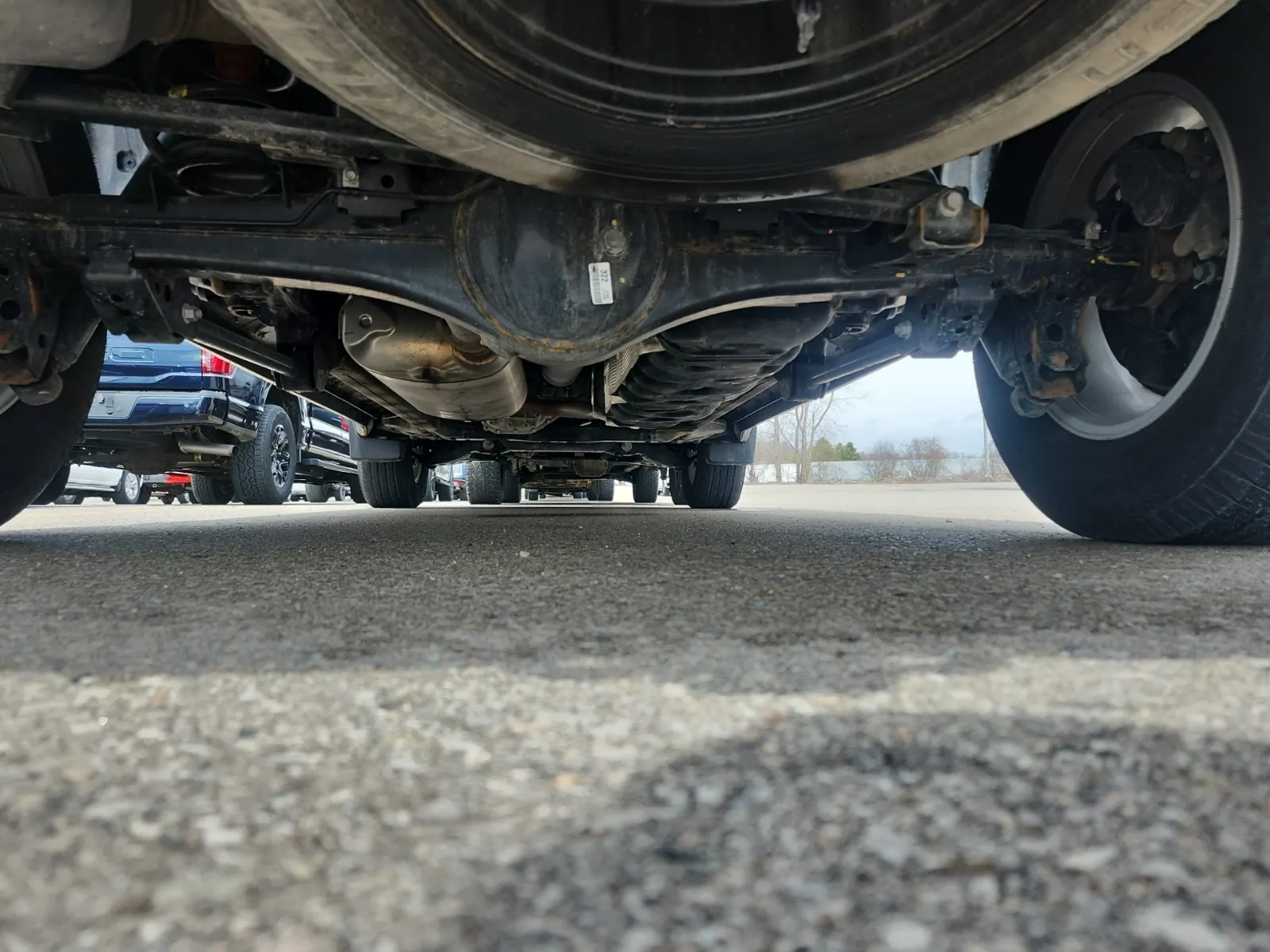 Undercarriage - Rear Photo