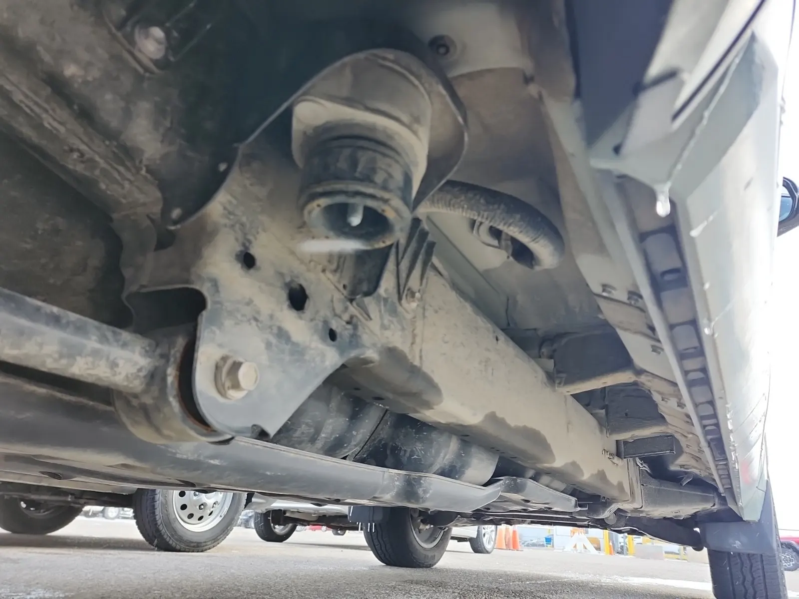 Undercarriage - Passenger Photo