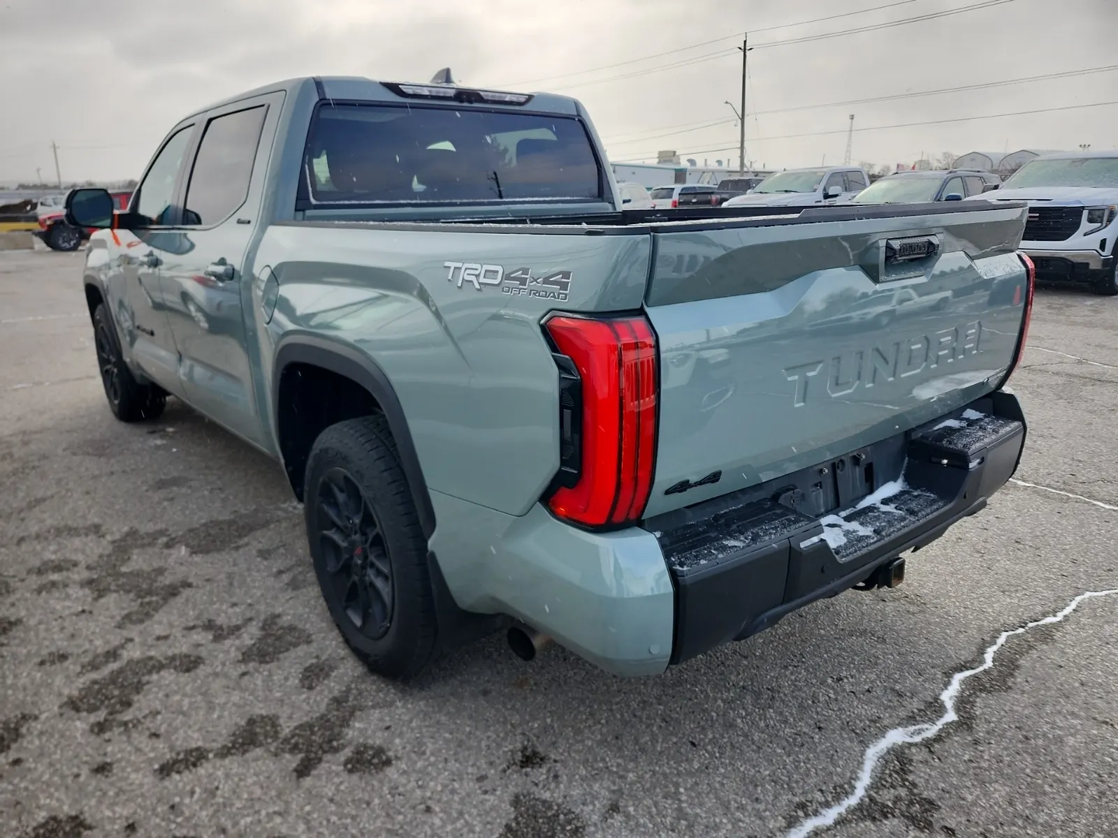Driver Rear 3/4 Photo