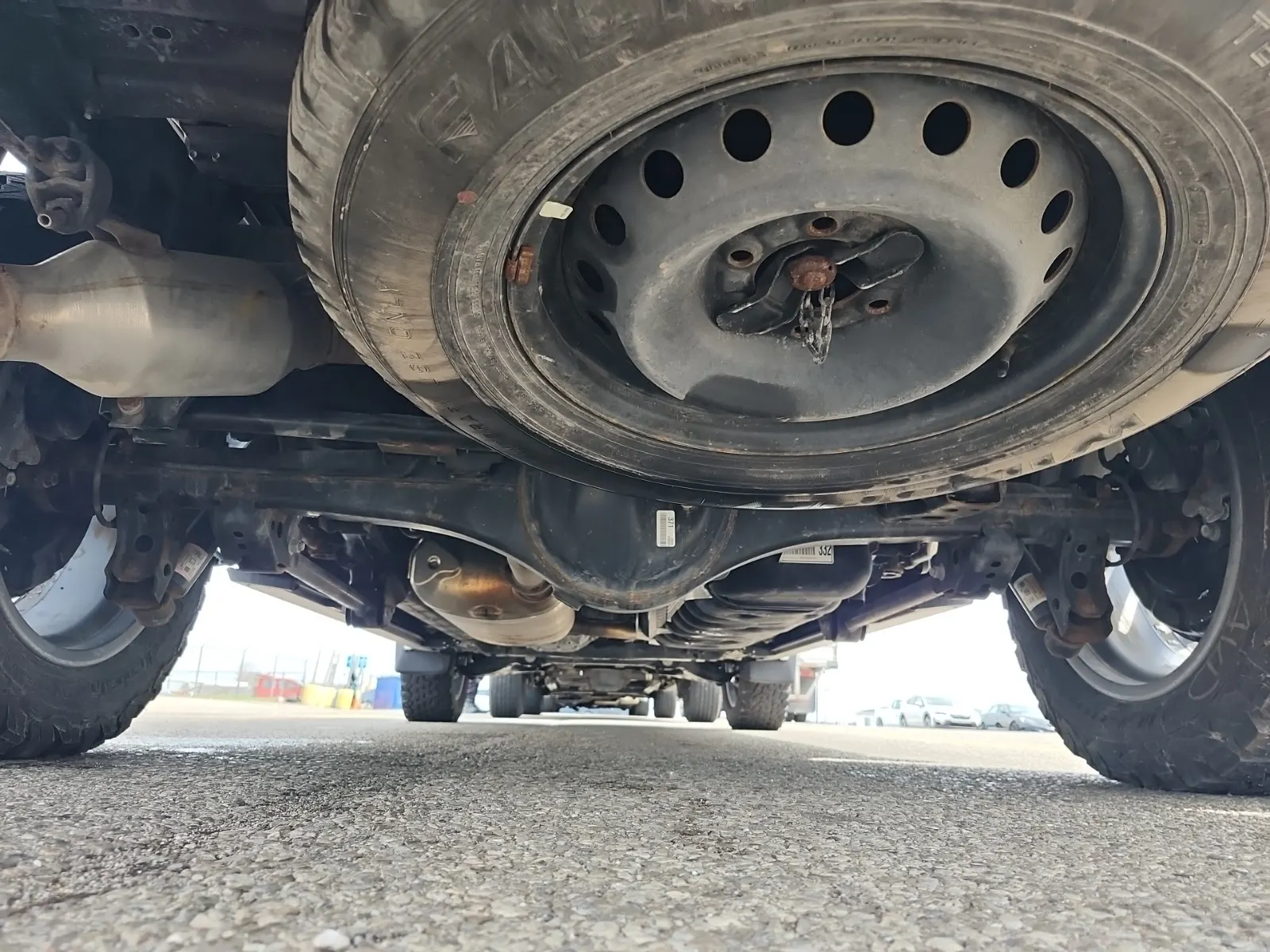 Undercarriage - Rear Photo