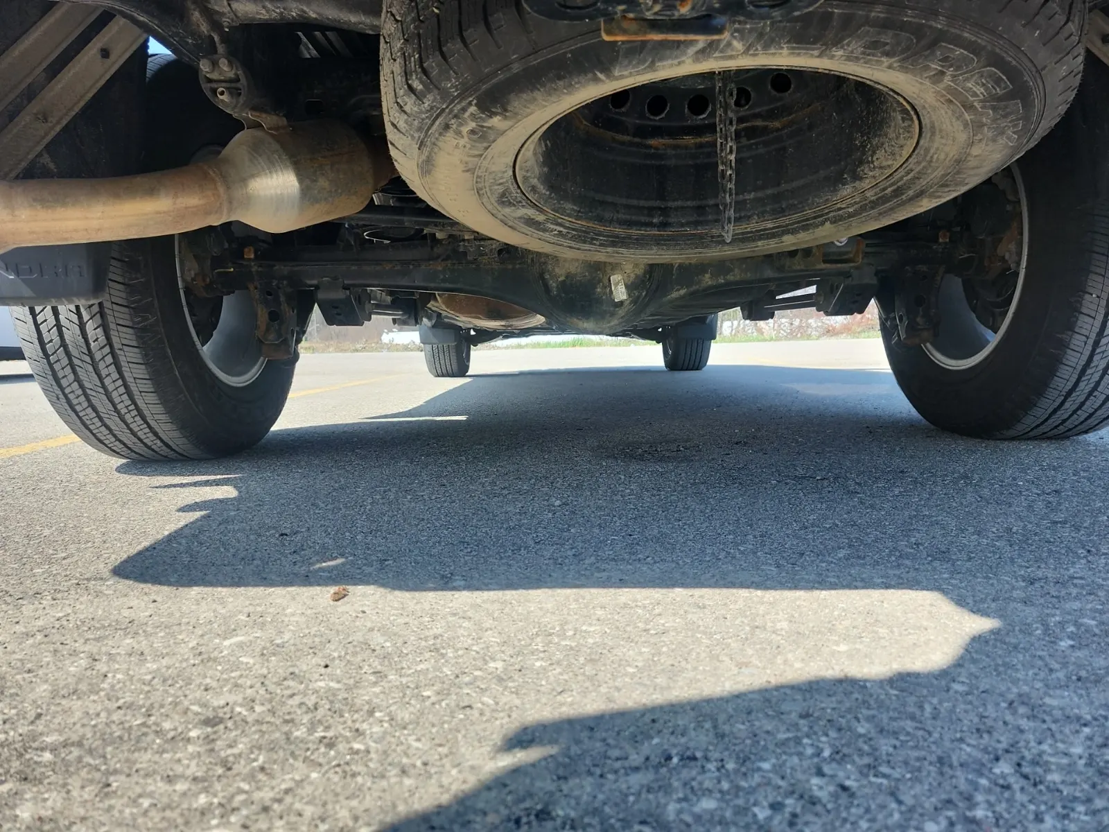 Undercarriage - Rear Photo