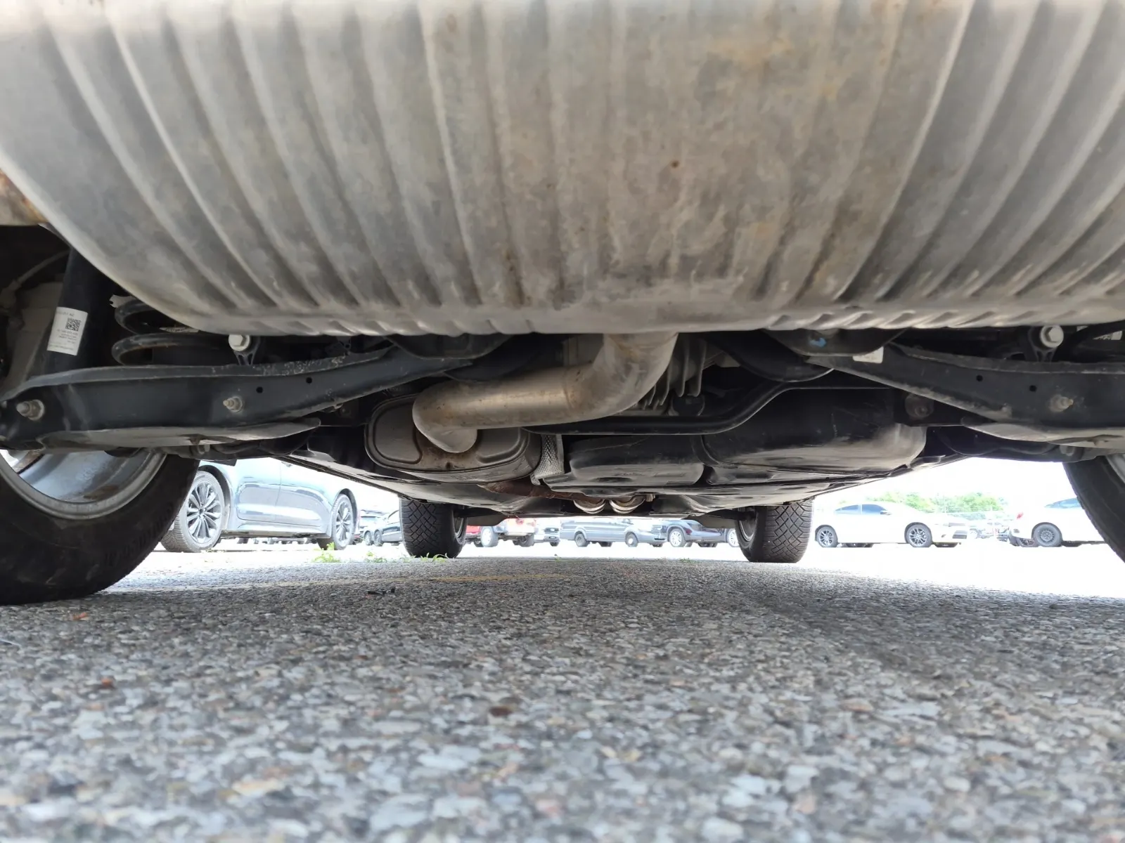 Undercarriage - Rear Photo