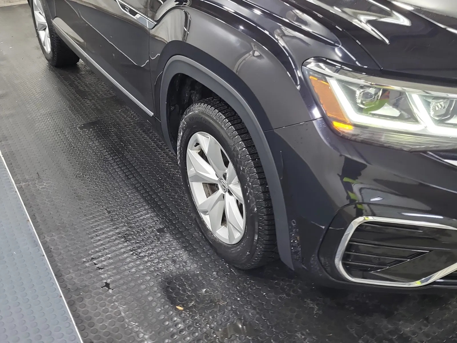 Right Front Wheel/Tire Photo