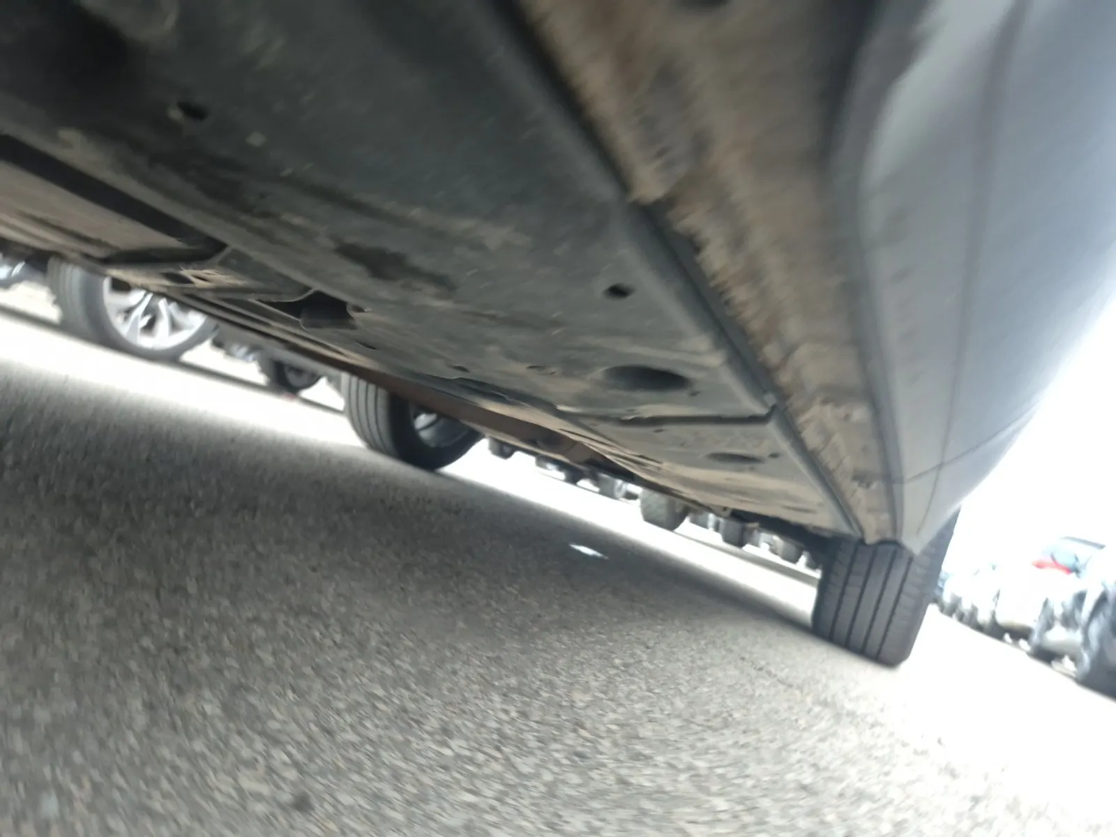 Undercarriage - Passenger Photo