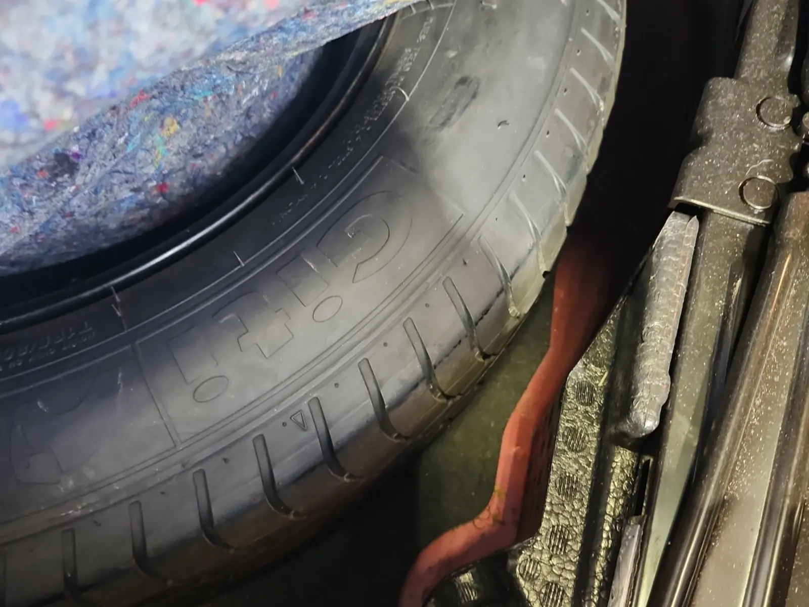 Spare Tire & Wheel Photo