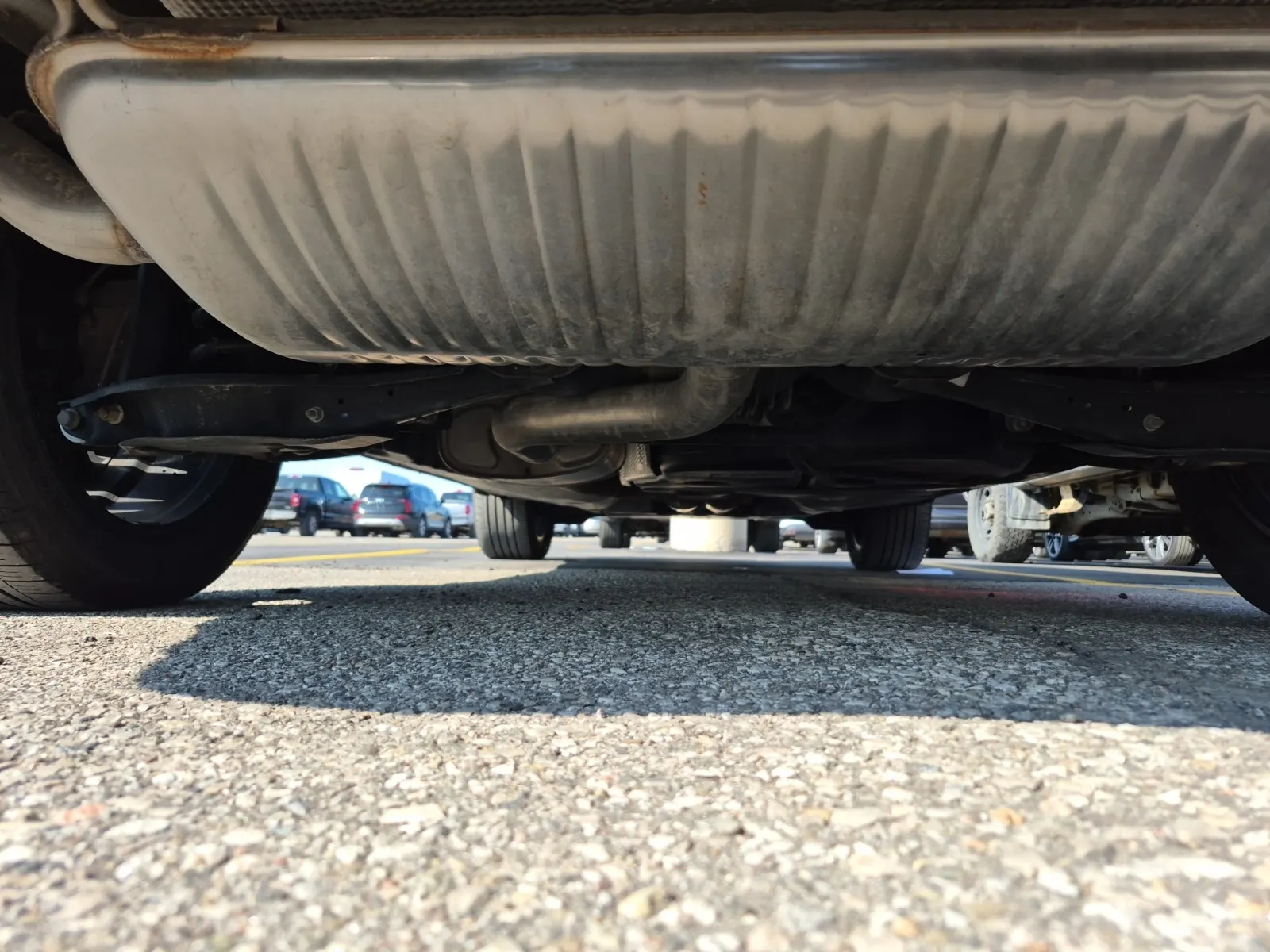 Undercarriage - Rear Photo