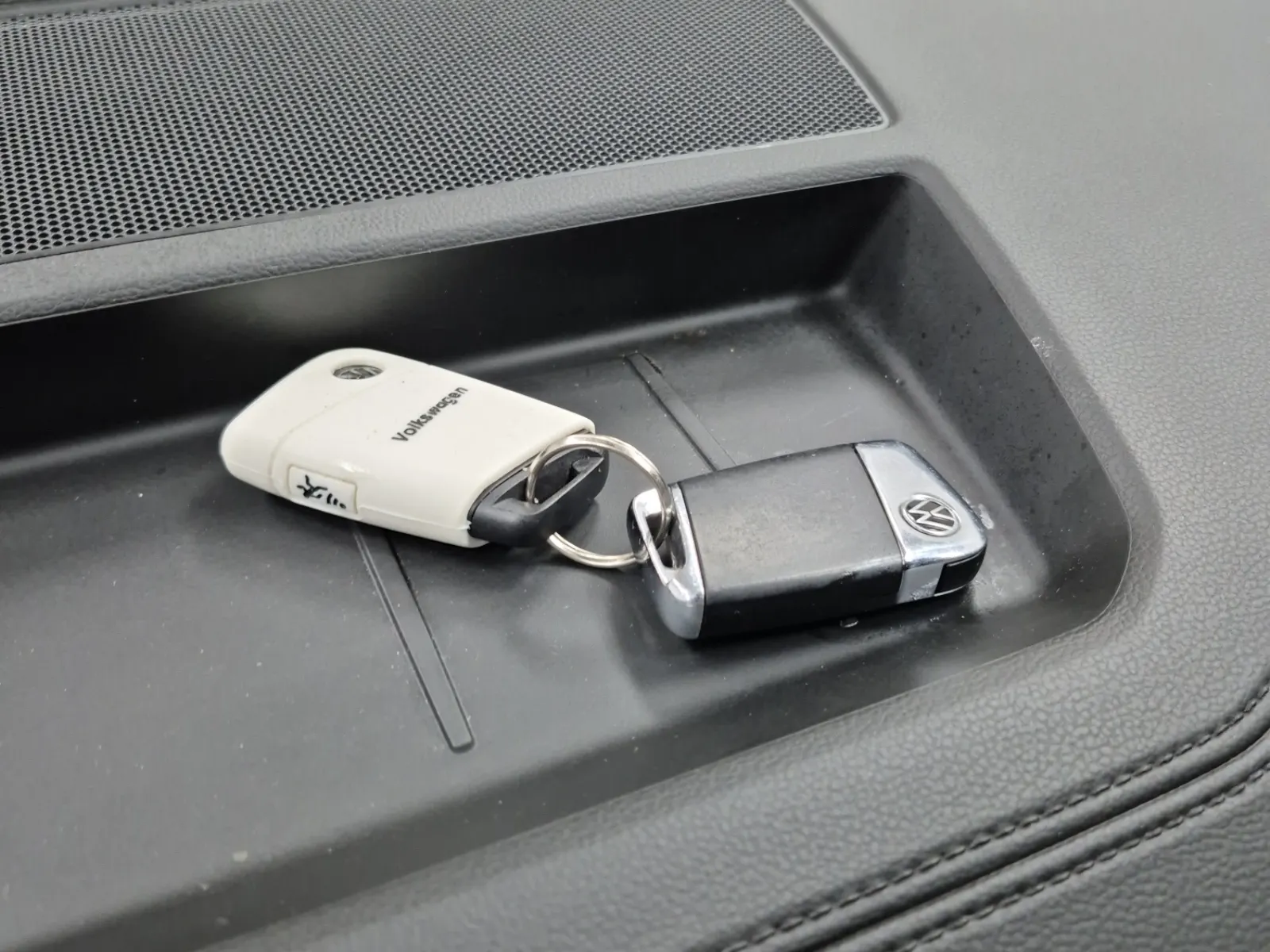 Keys/Fobs/Manual Photo