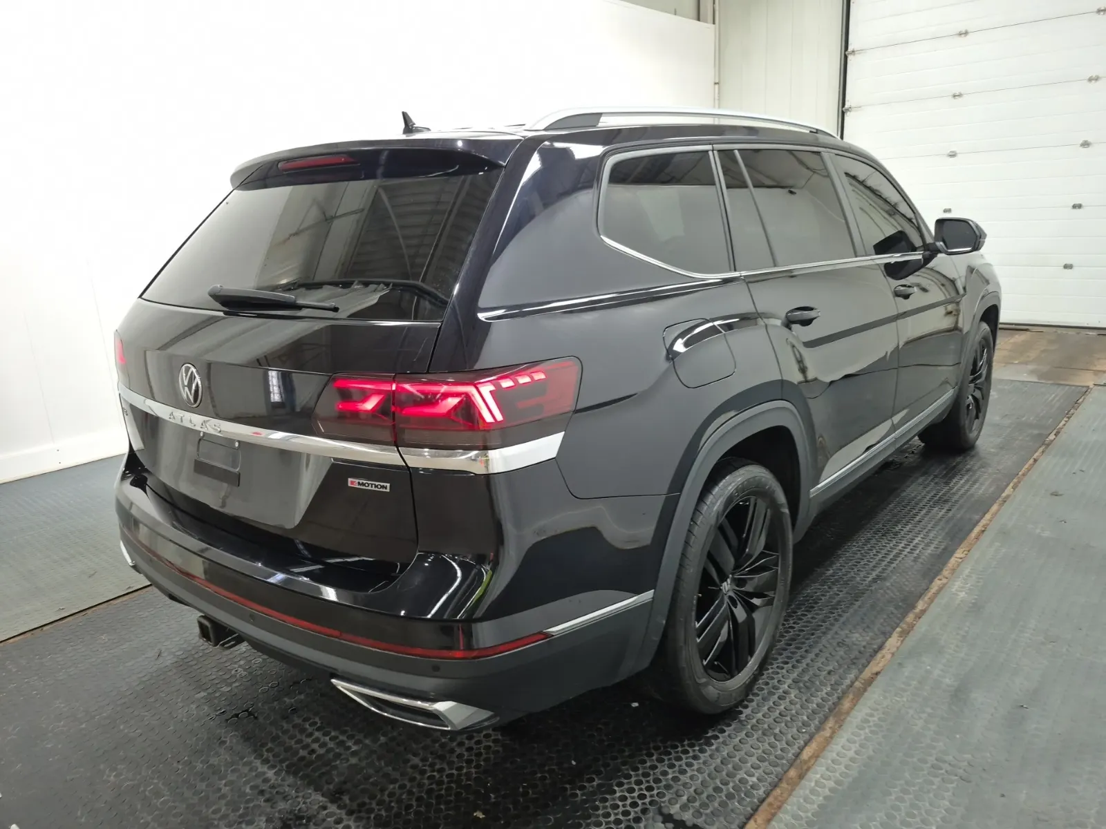 Passenger Rear 3/4 Photo