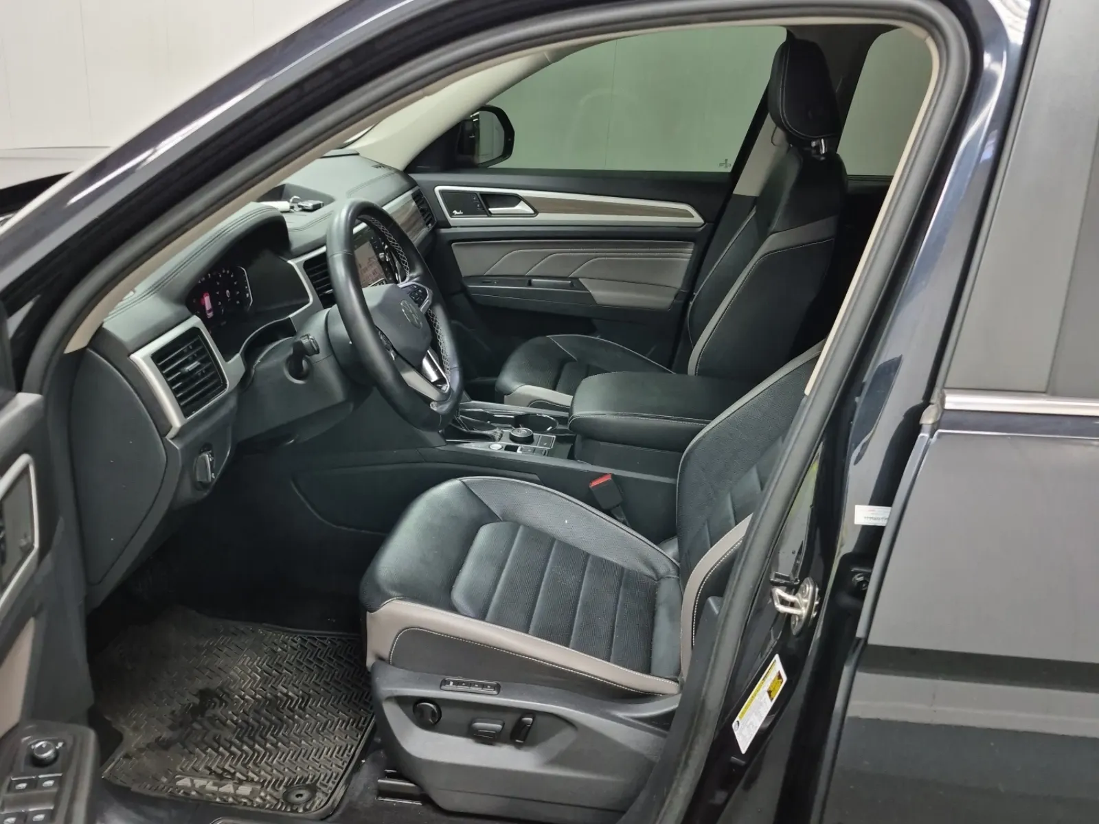 Front Interior Photo
