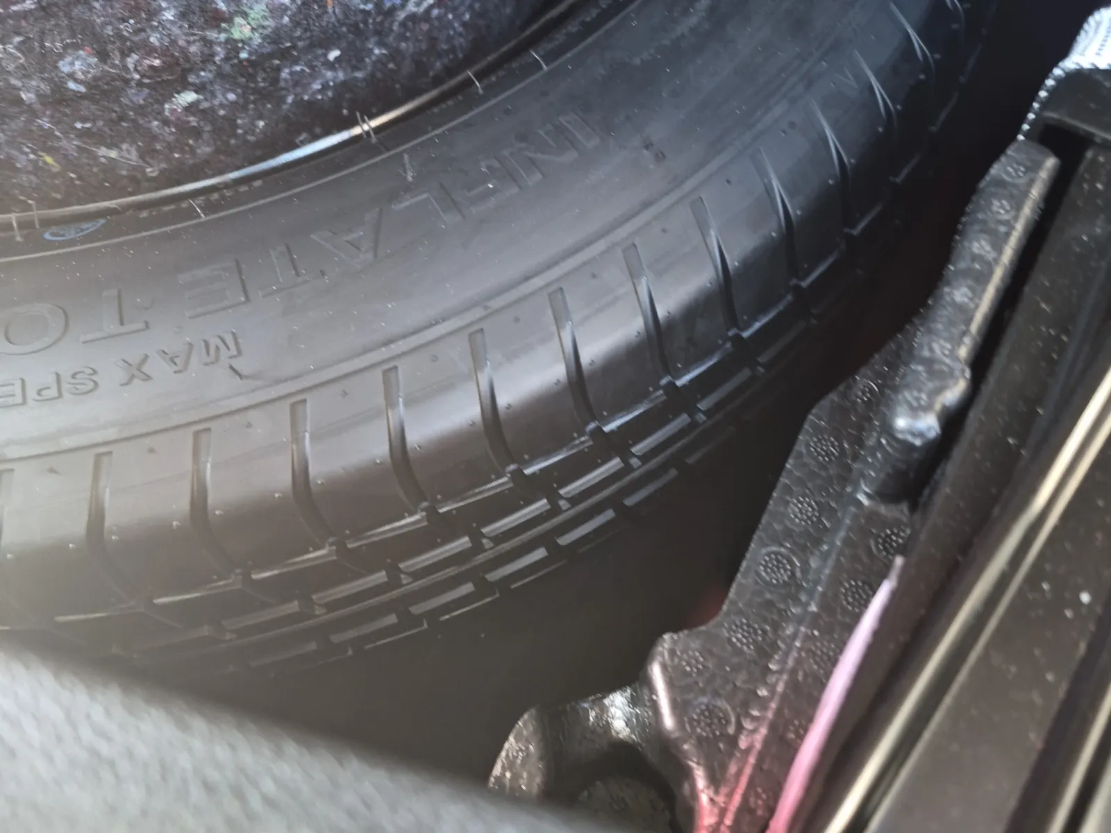 Spare Tire & Wheel Photo