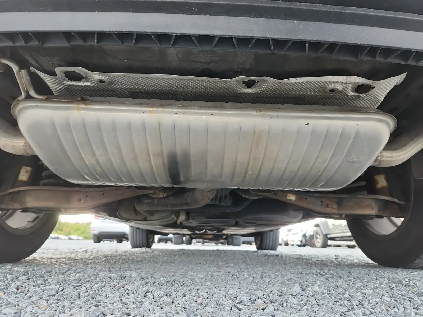 Undercarriage - Rear Photo