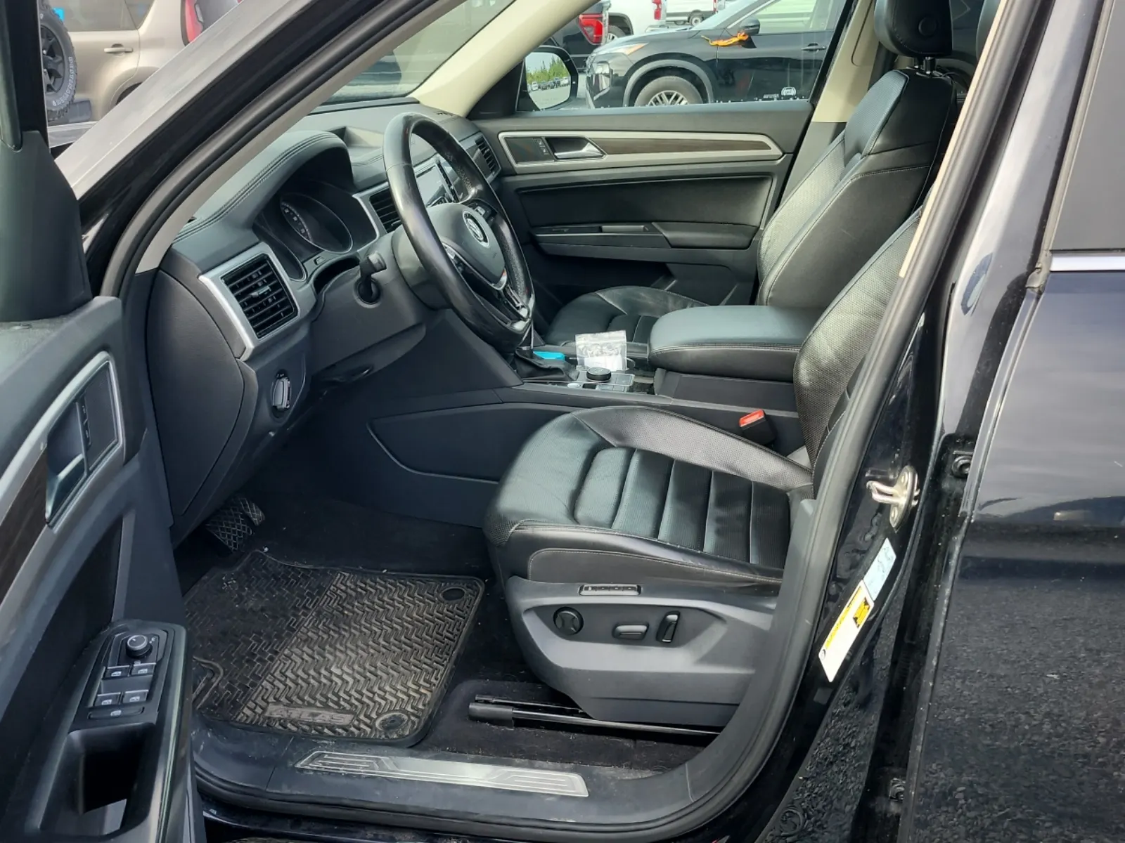 Front Interior Photo