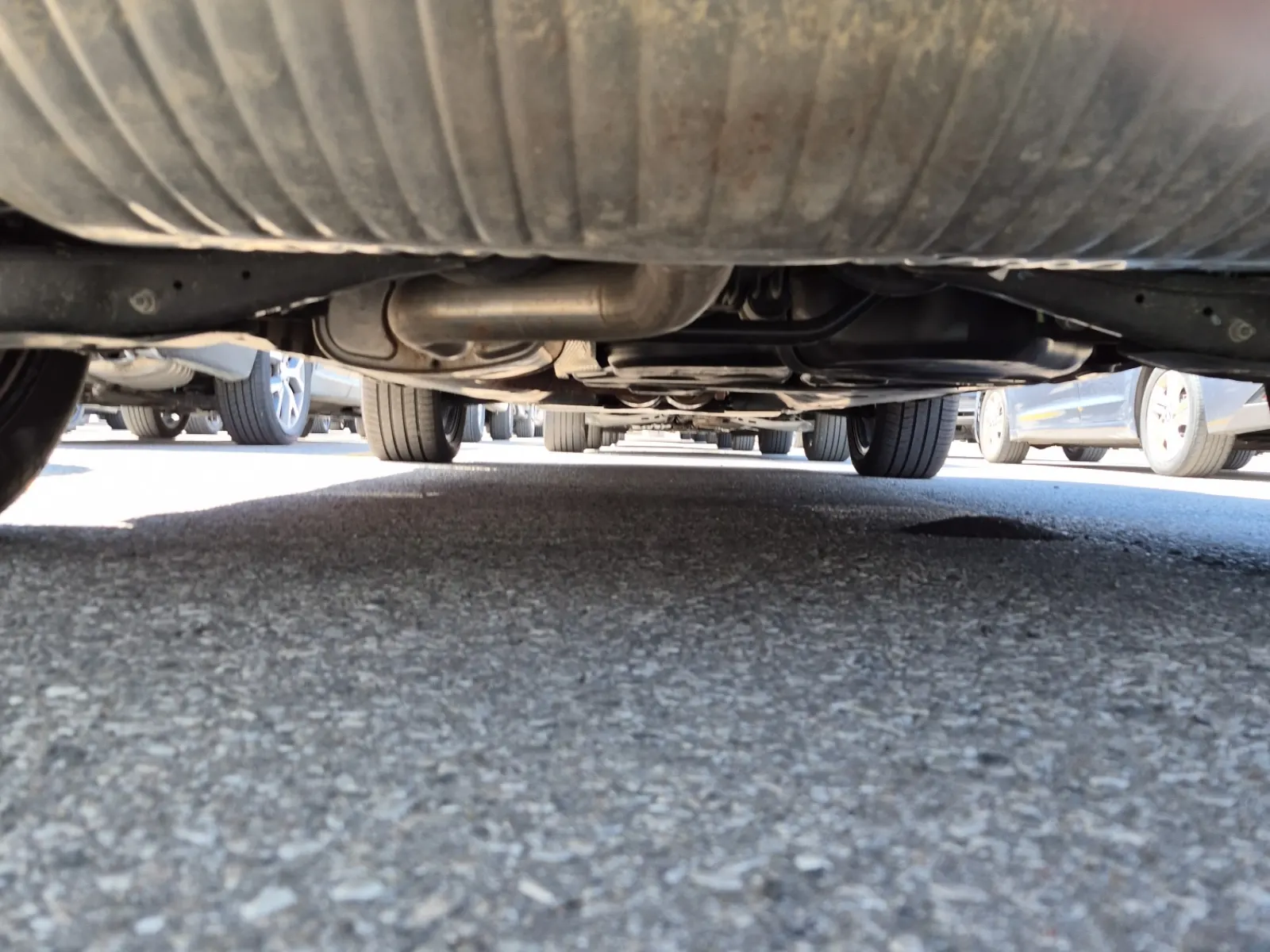Undercarriage - Rear Photo