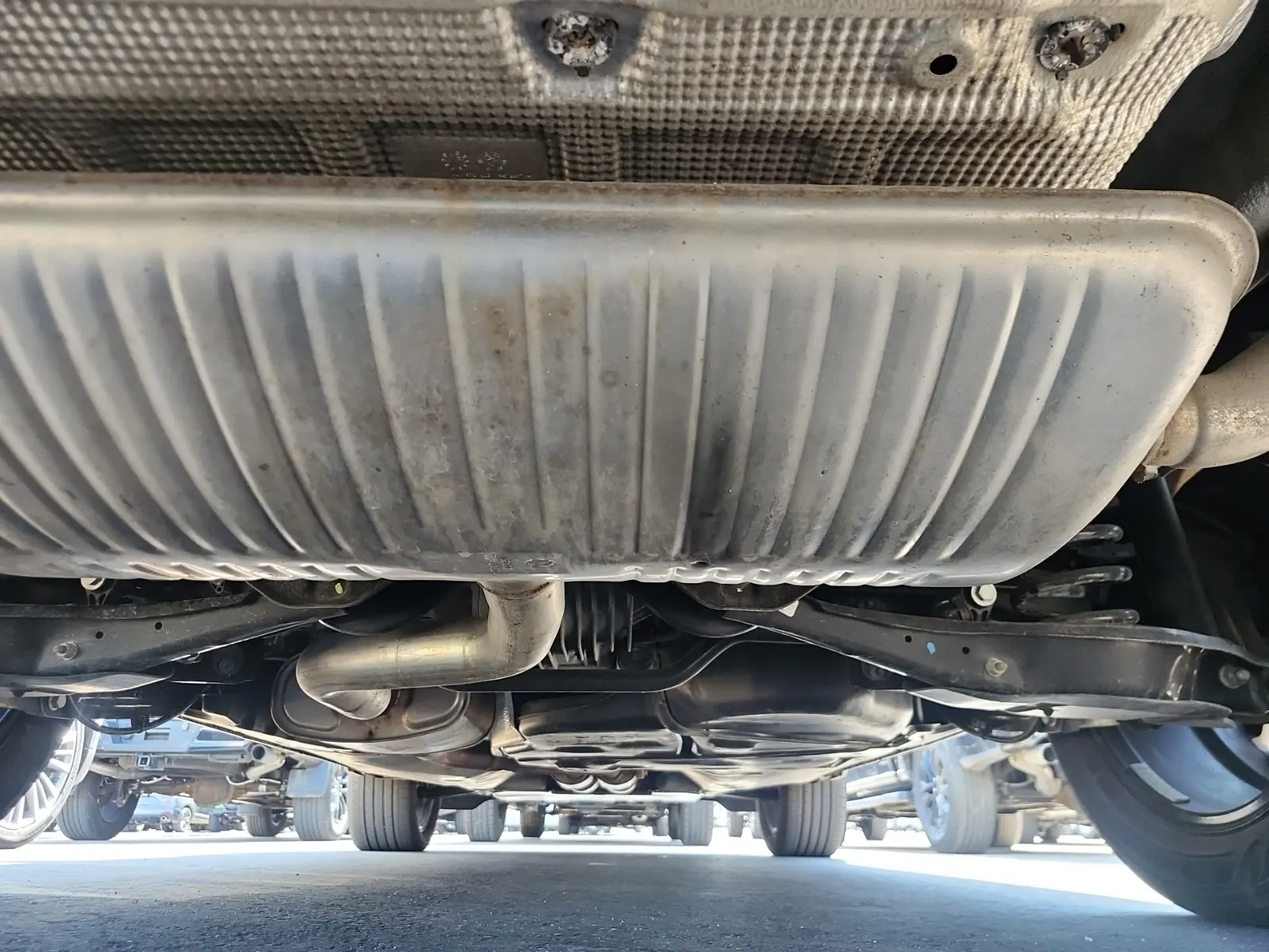 Undercarriage - Rear Photo
