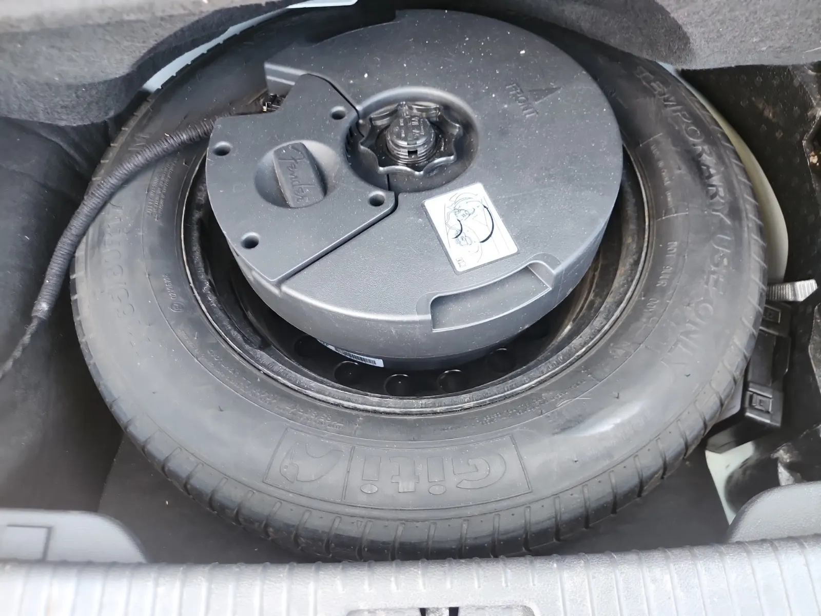 Spare Tire & Wheel Photo