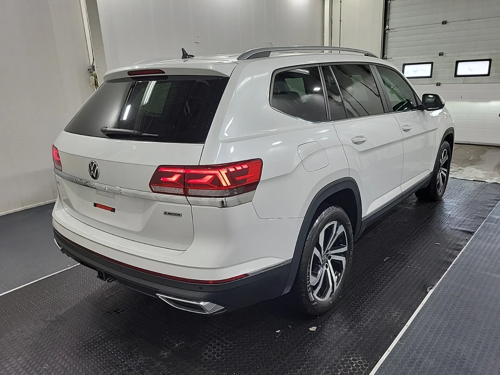 Passenger Rear 3/4 Photo