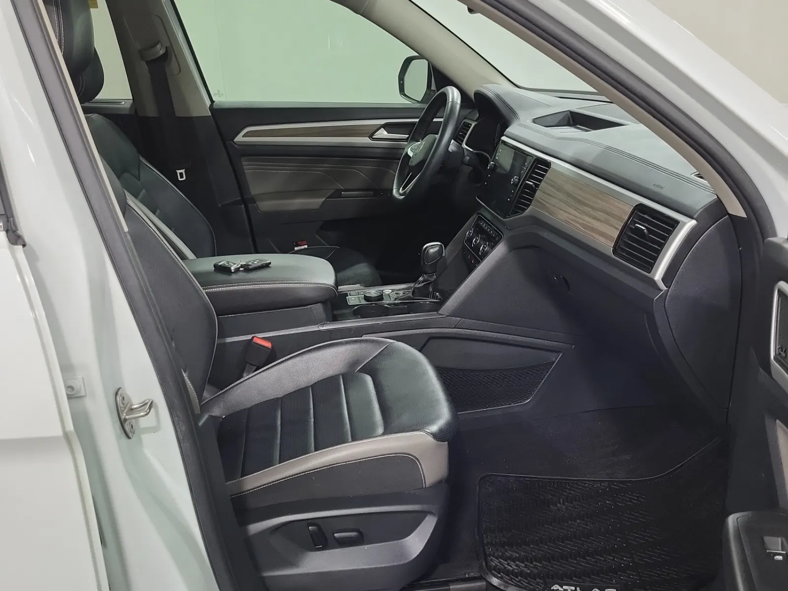 Right Side Interior Photo