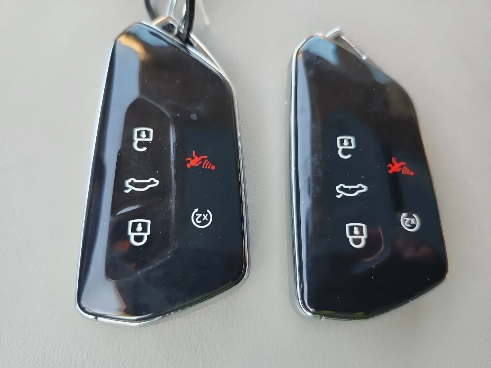 Keys/Fobs/Manual Photo