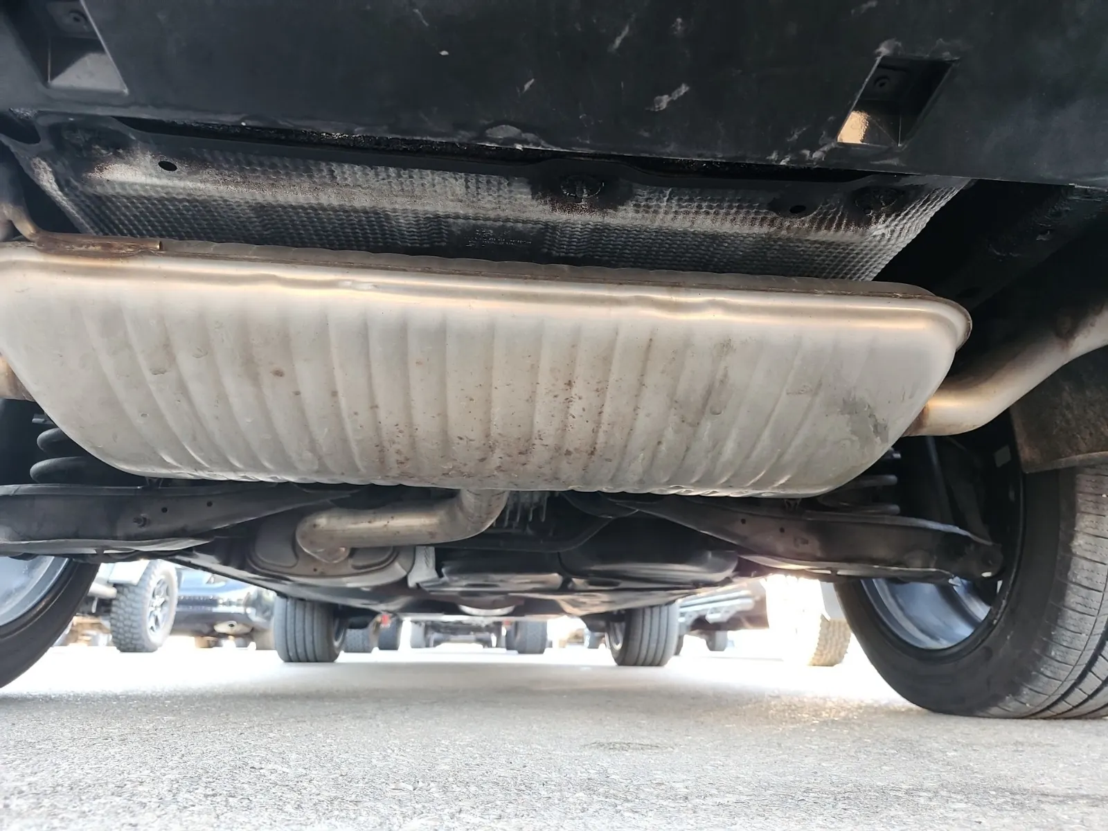Undercarriage - Rear Photo