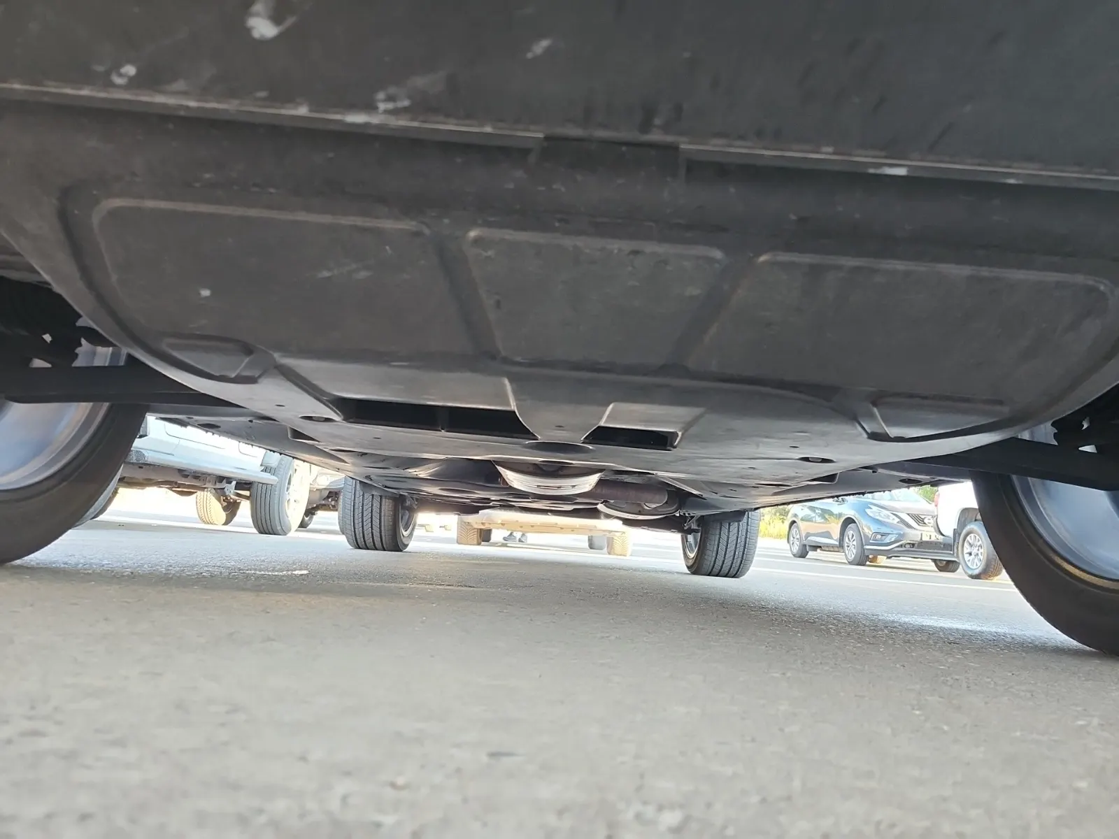 Undercarriage - Front Photo