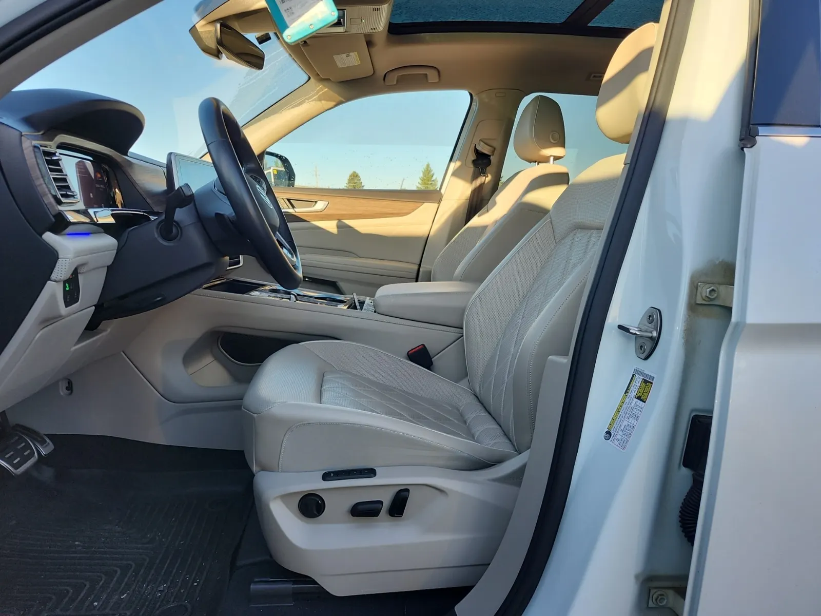 Front Interior Photo