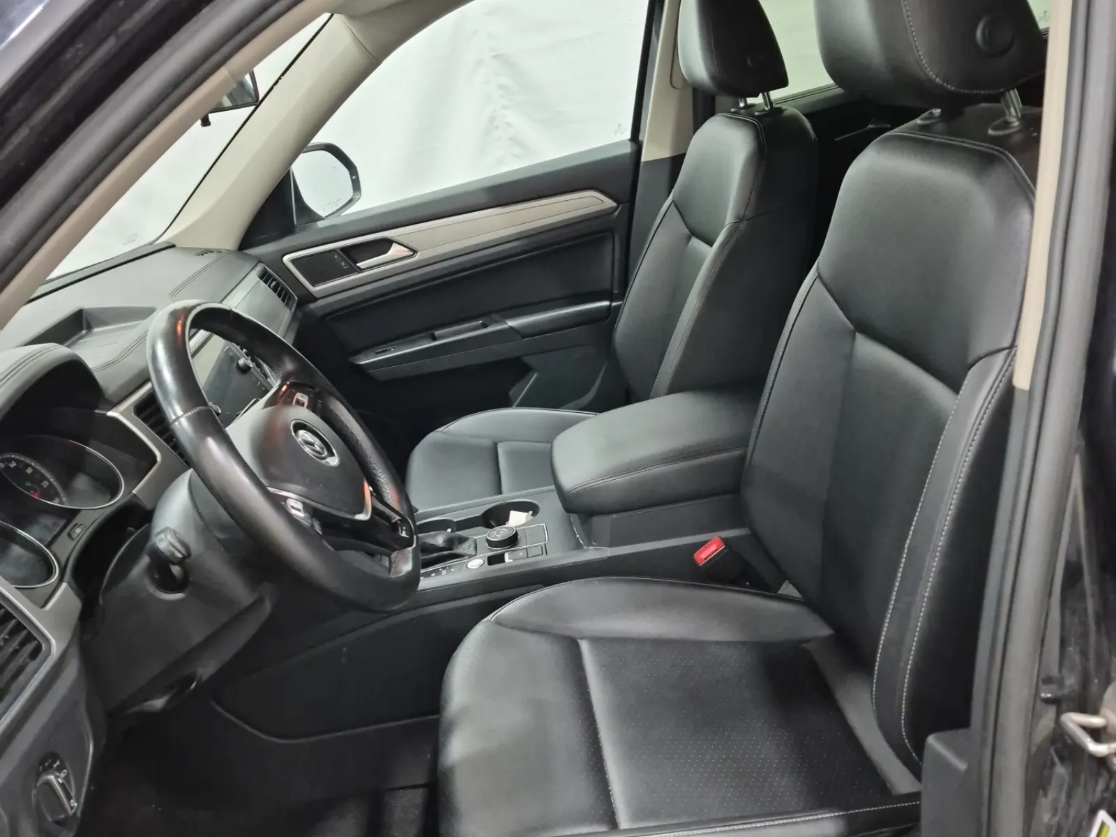 Front Interior Photo