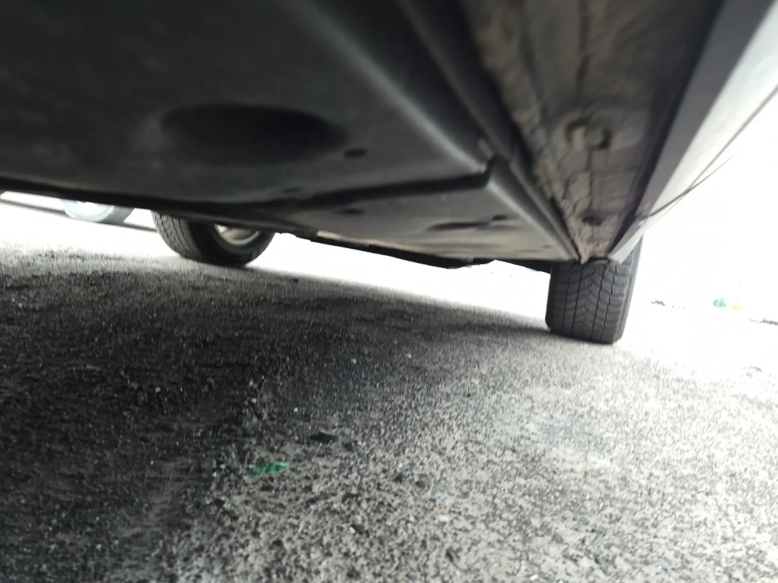 Undercarriage - Passenger Photo