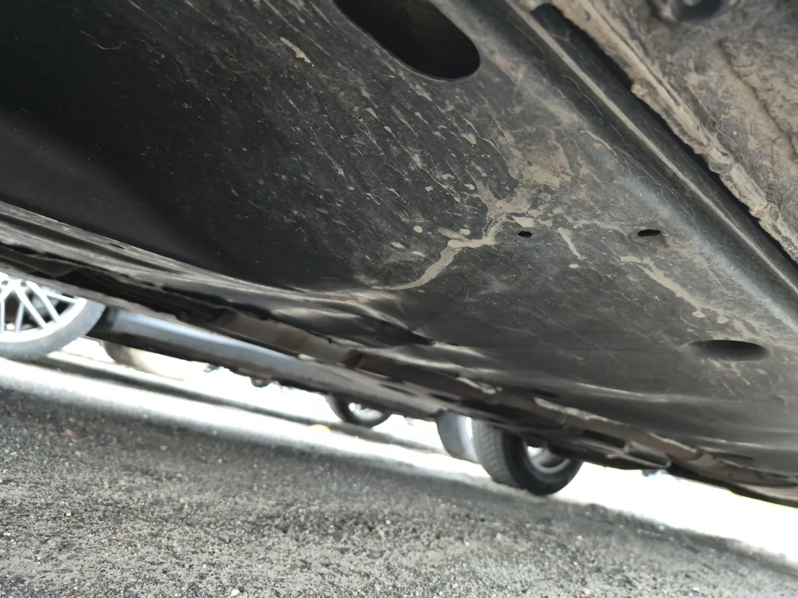Undercarriage - Driver Photo