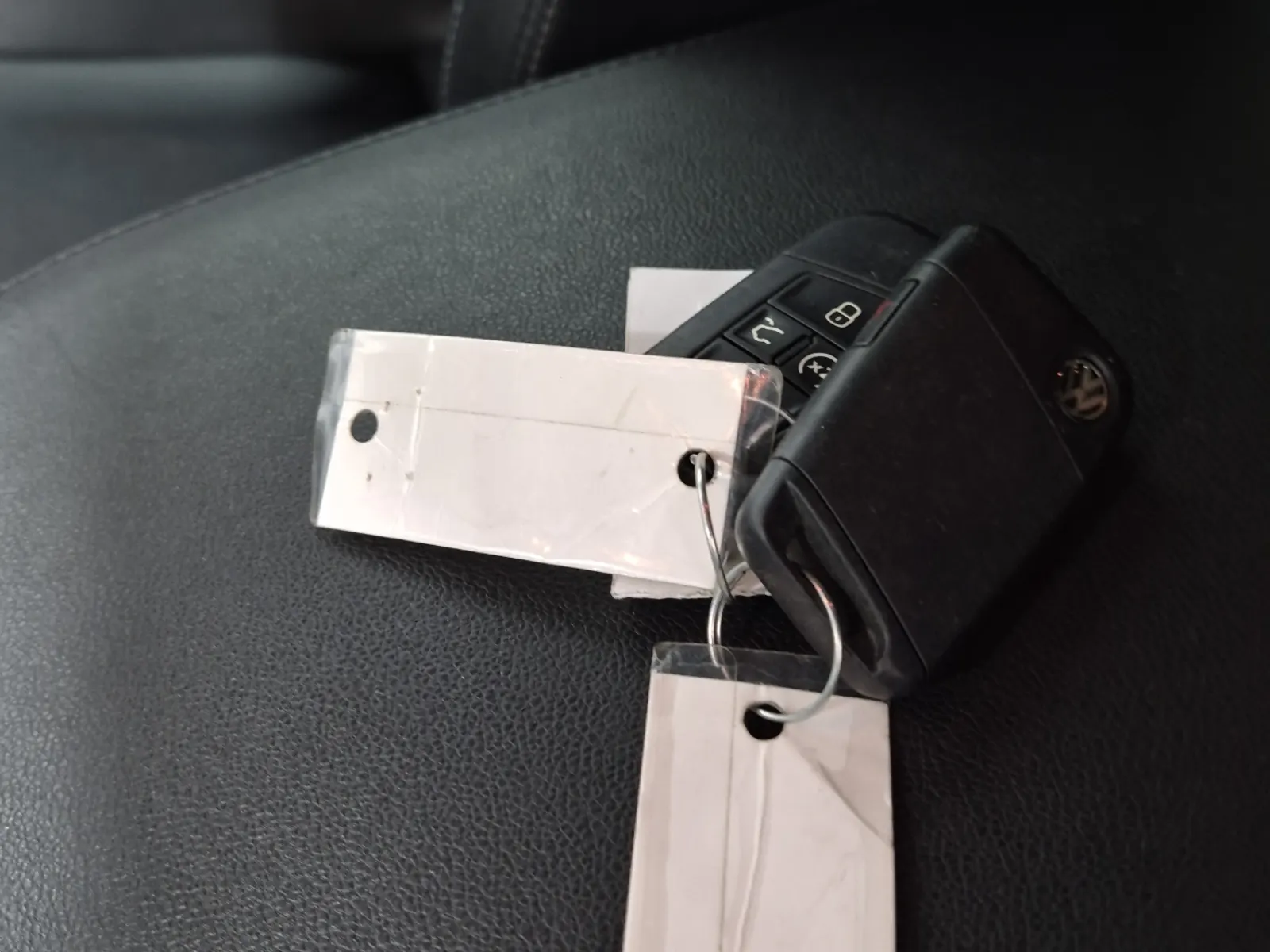 Keys/Fobs/Manual Photo