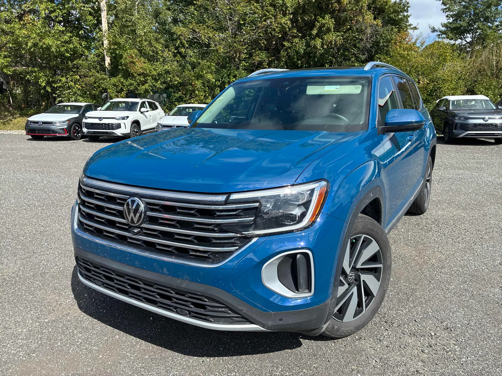 3/4 Front (Main image)