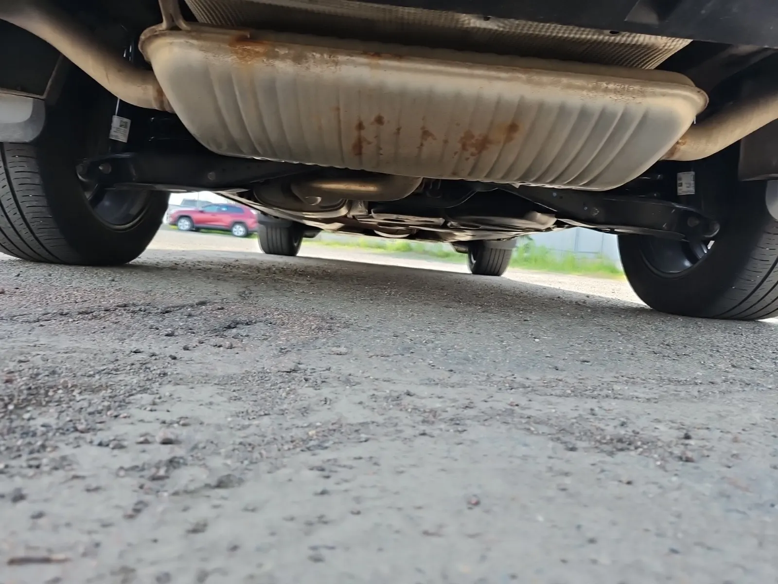 Undercarriage - Rear Photo
