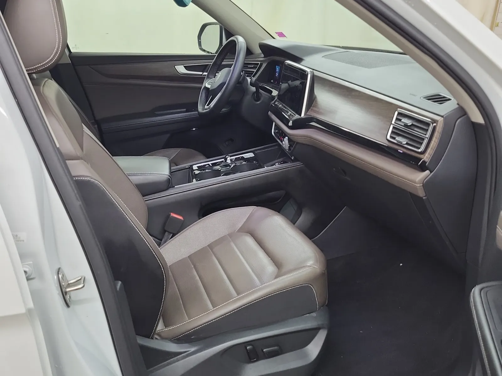 Right Side Interior Photo