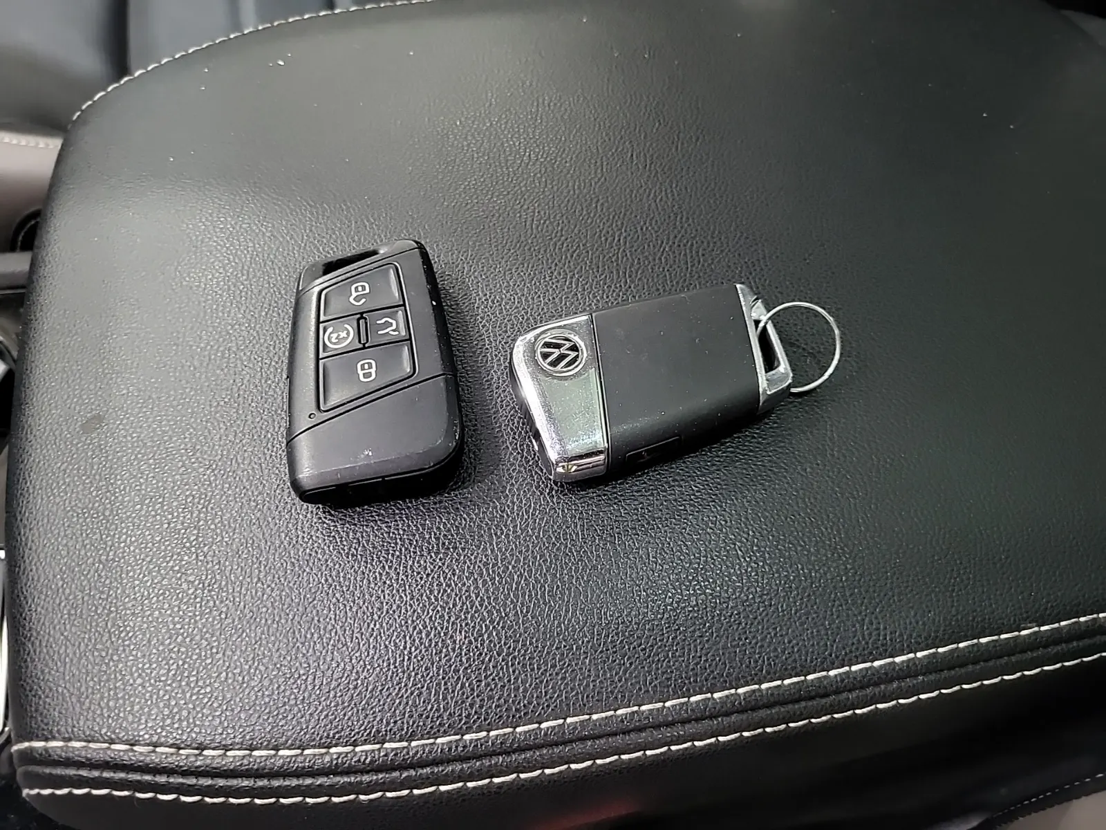 Keys/Fobs/Manual Photo