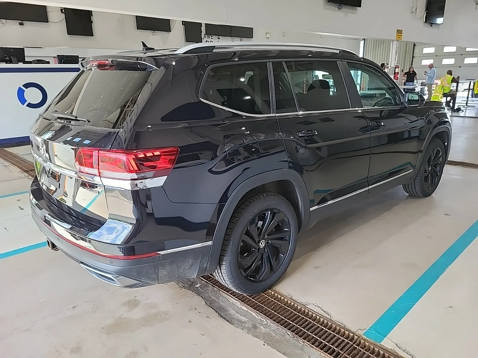 Passenger Rear 3/4 Photo