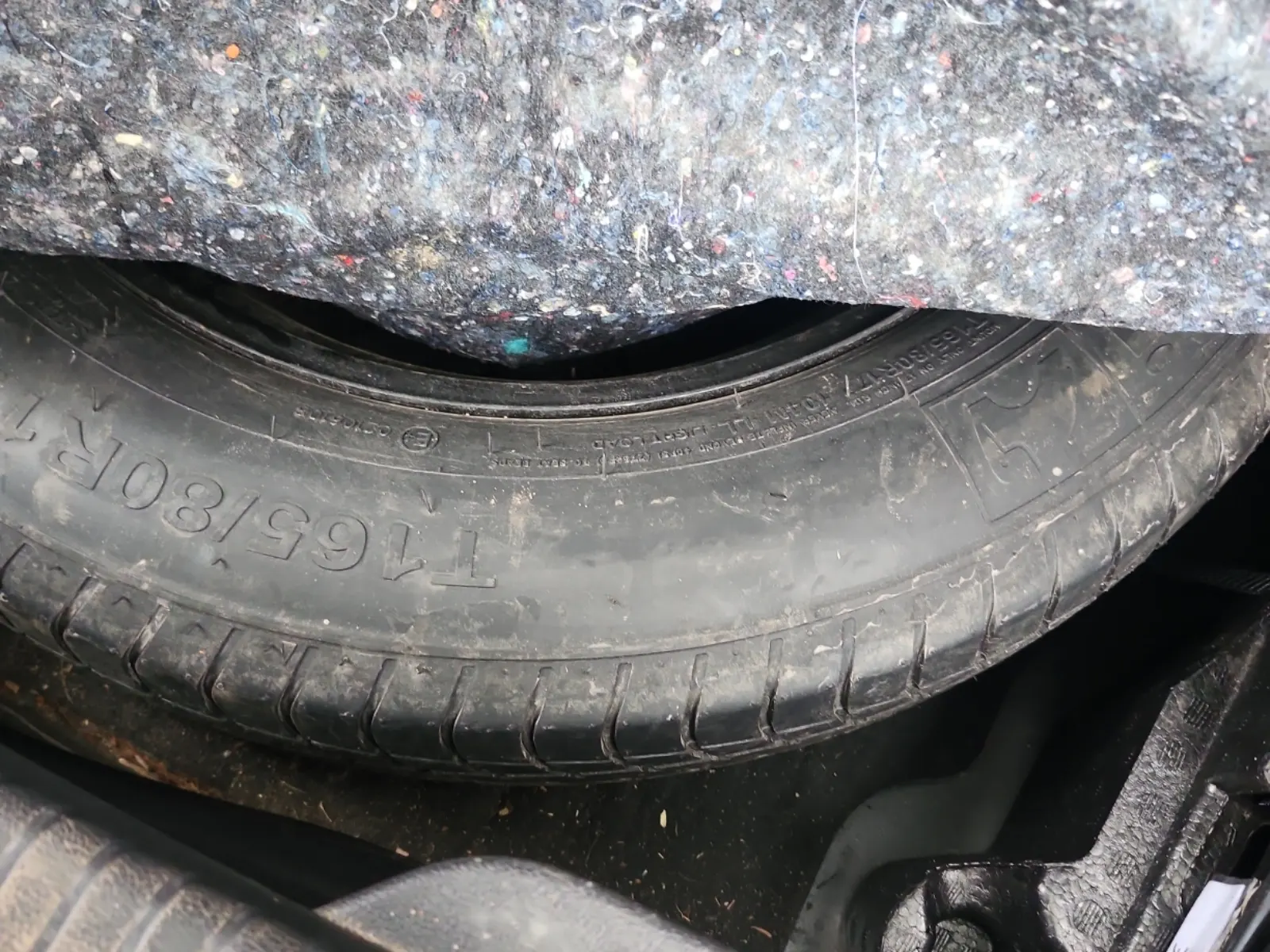 Spare Tire & Wheel Photo