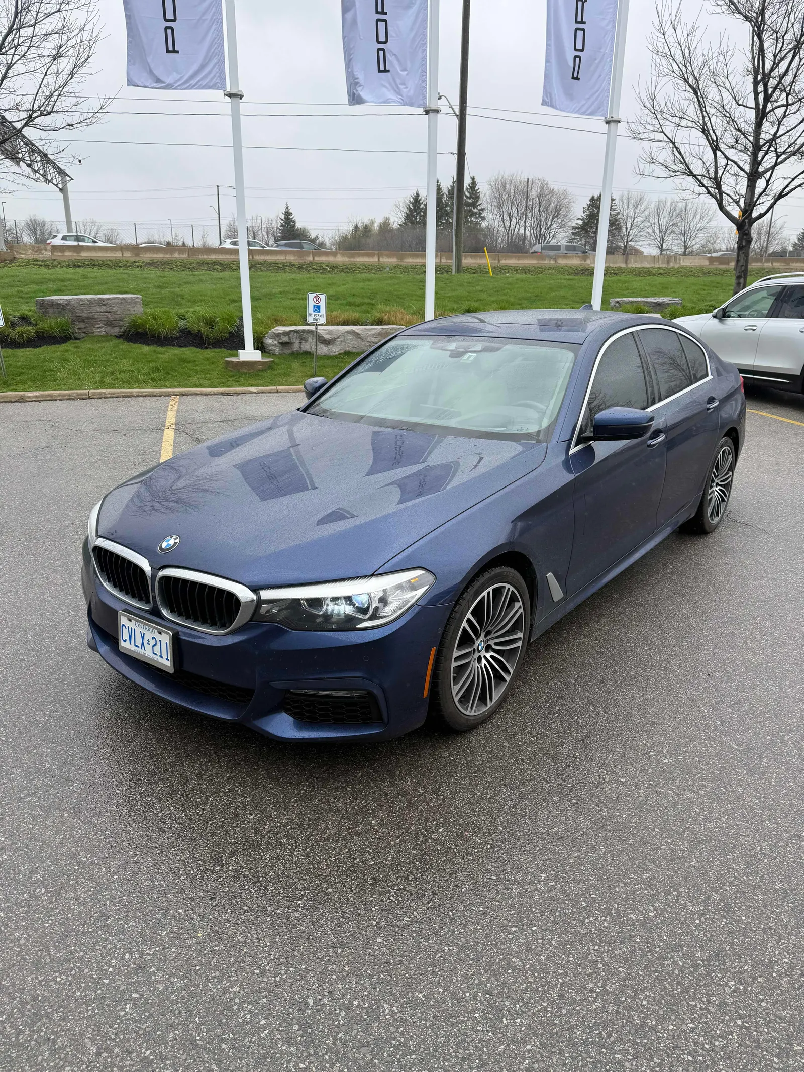 3/4 Front (Main image)