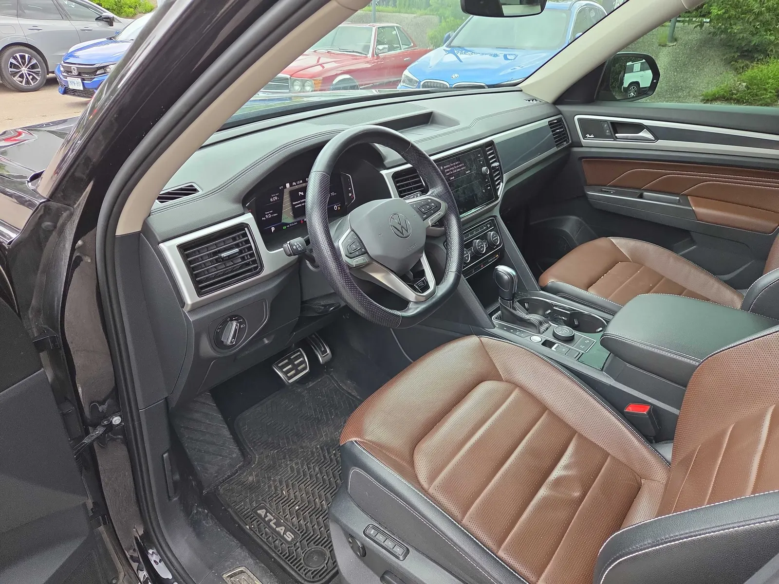 Interior driver side