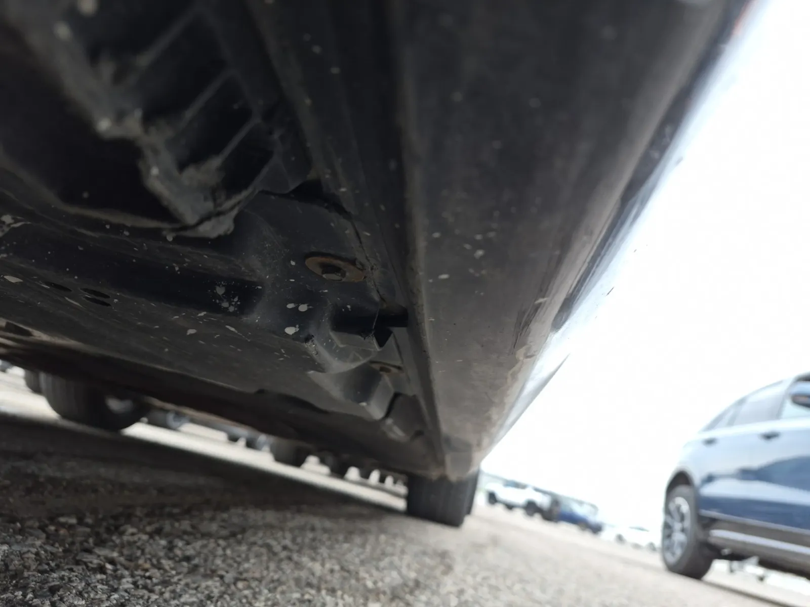 Undercarriage - Passenger Photo